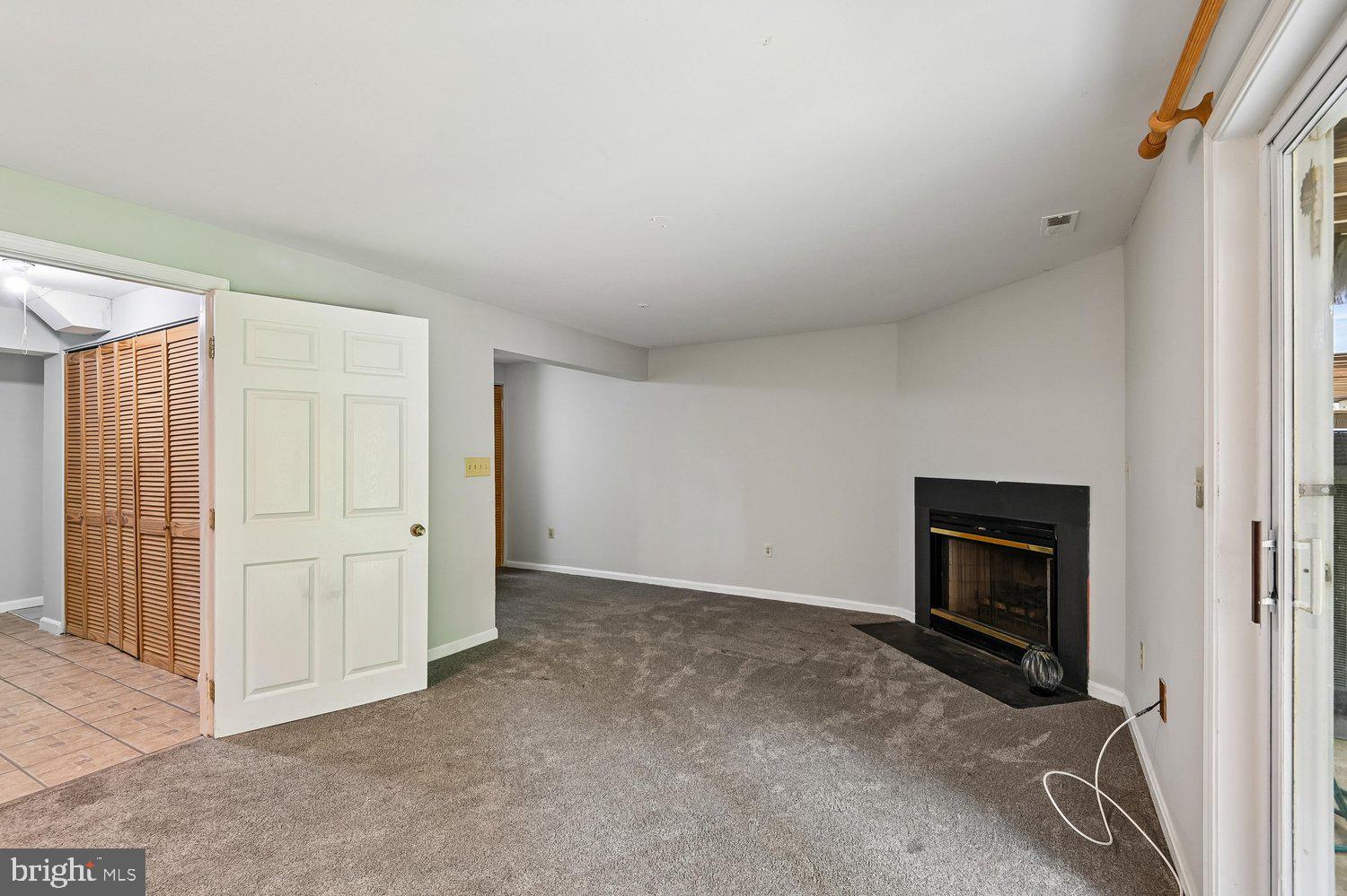 SEVEN OAKS - Residential