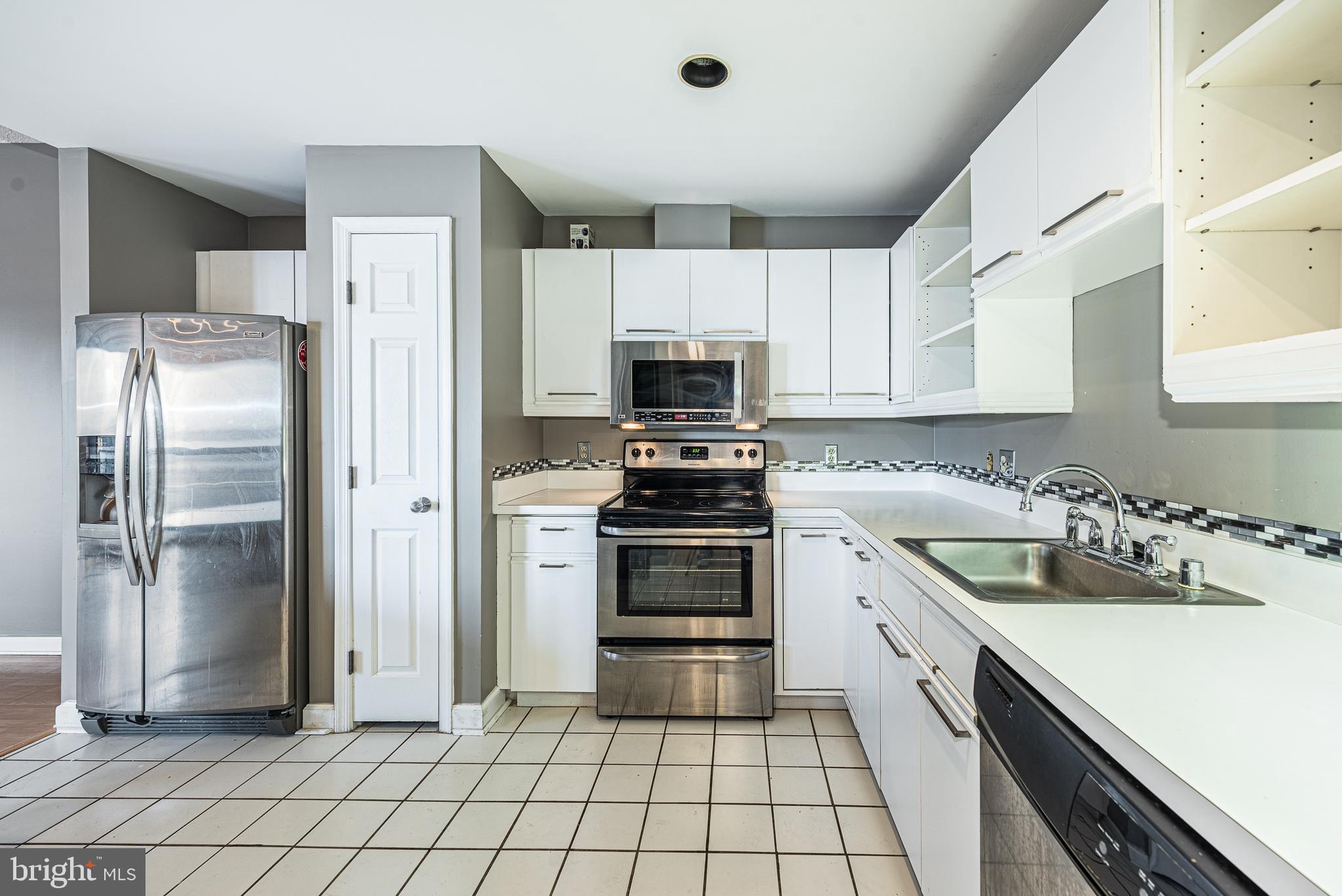 ANCHORAGE TOWERS - Residential Lease