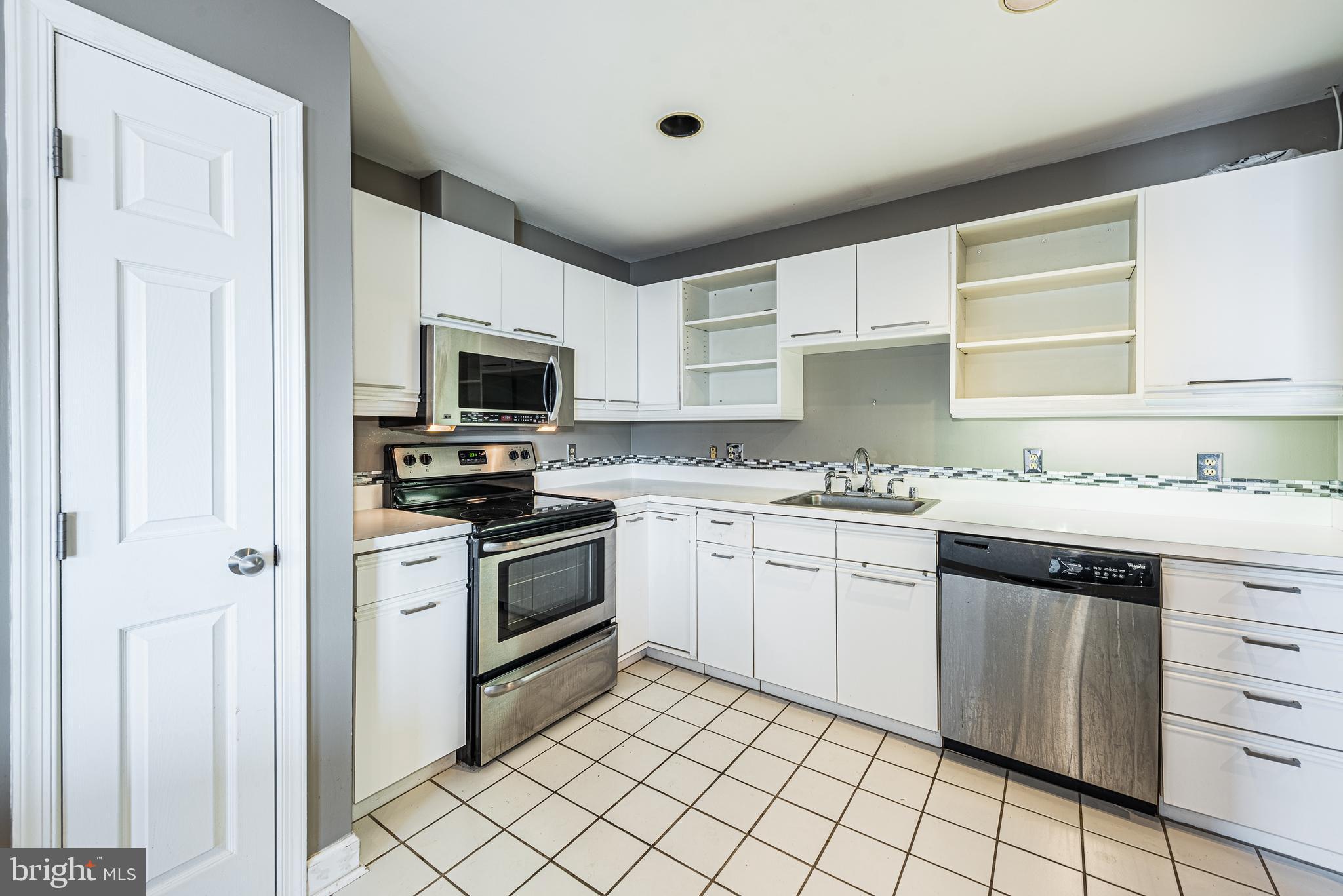 ANCHORAGE TOWERS - Residential Lease