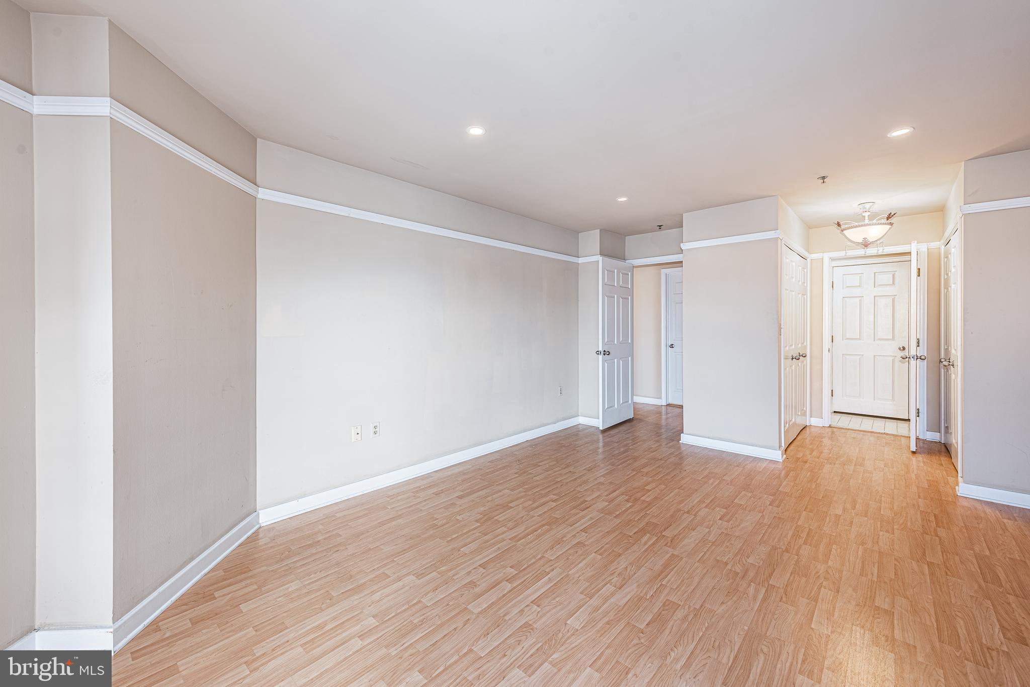 ANCHORAGE TOWERS - Residential Lease