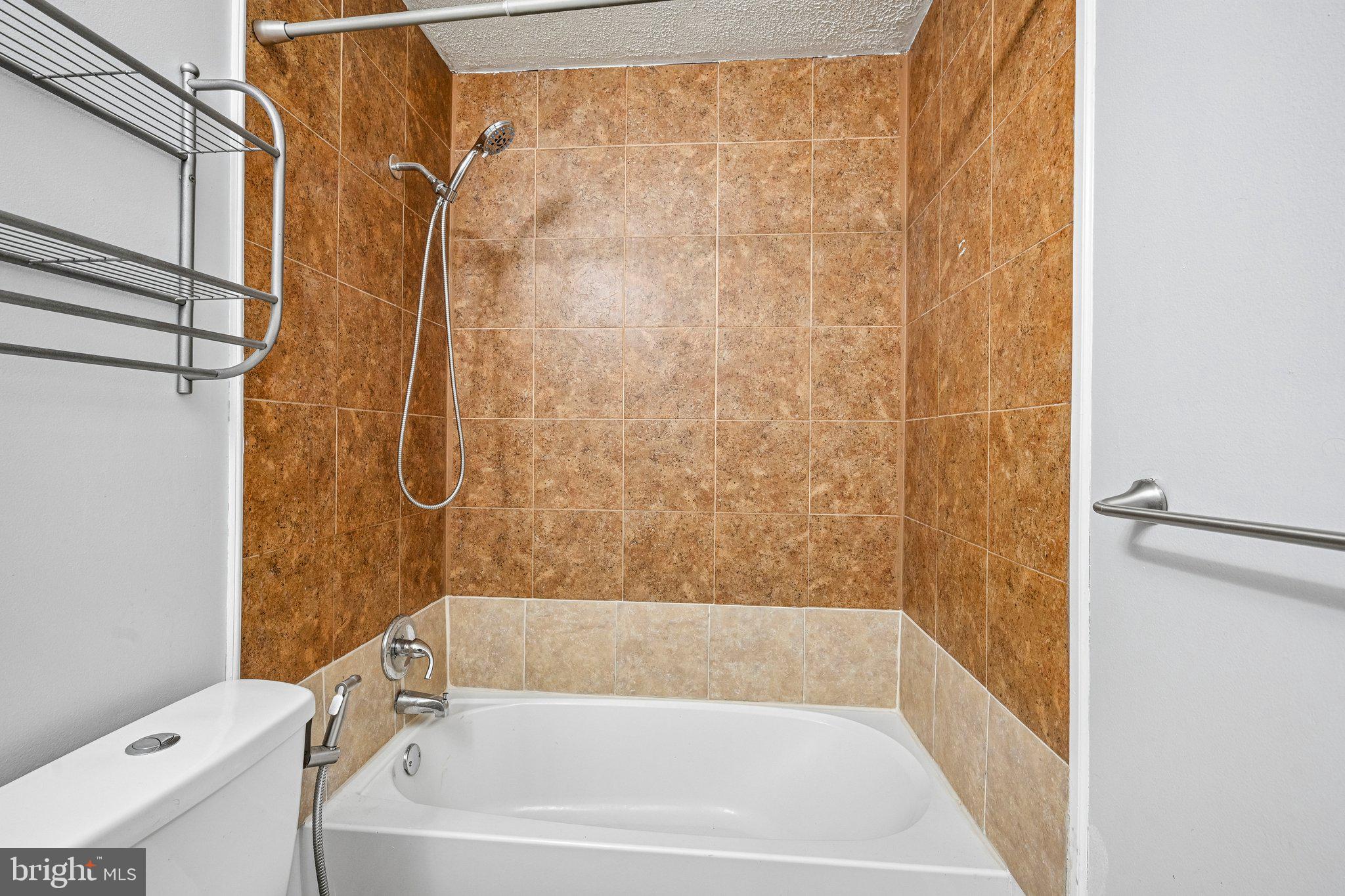 WHISPERING PINES - Residential