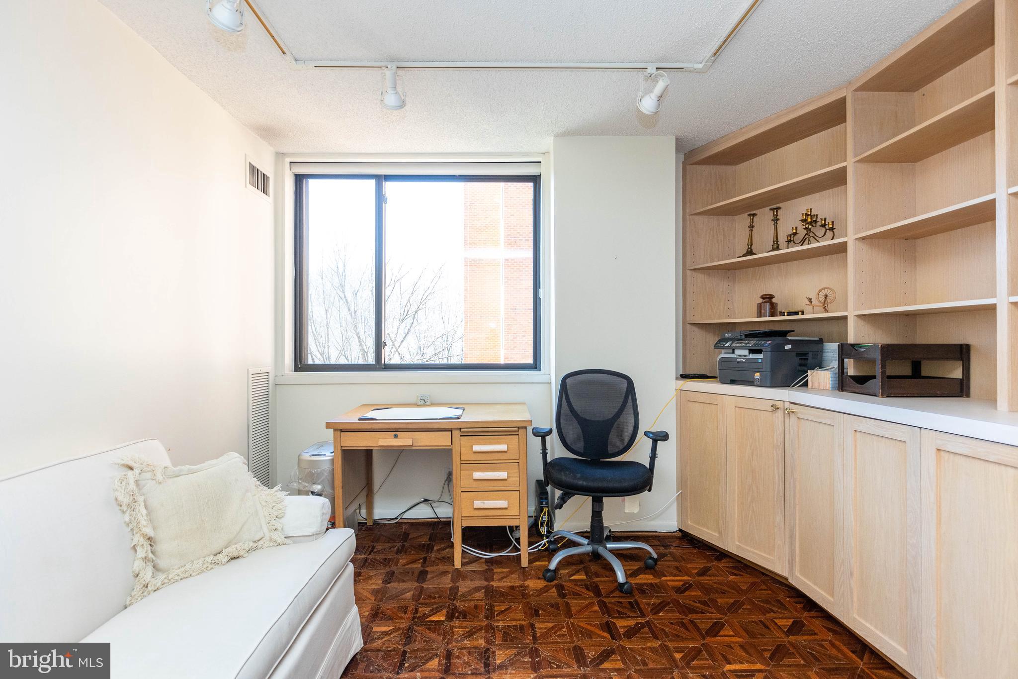 CROSS KEYS - Residential