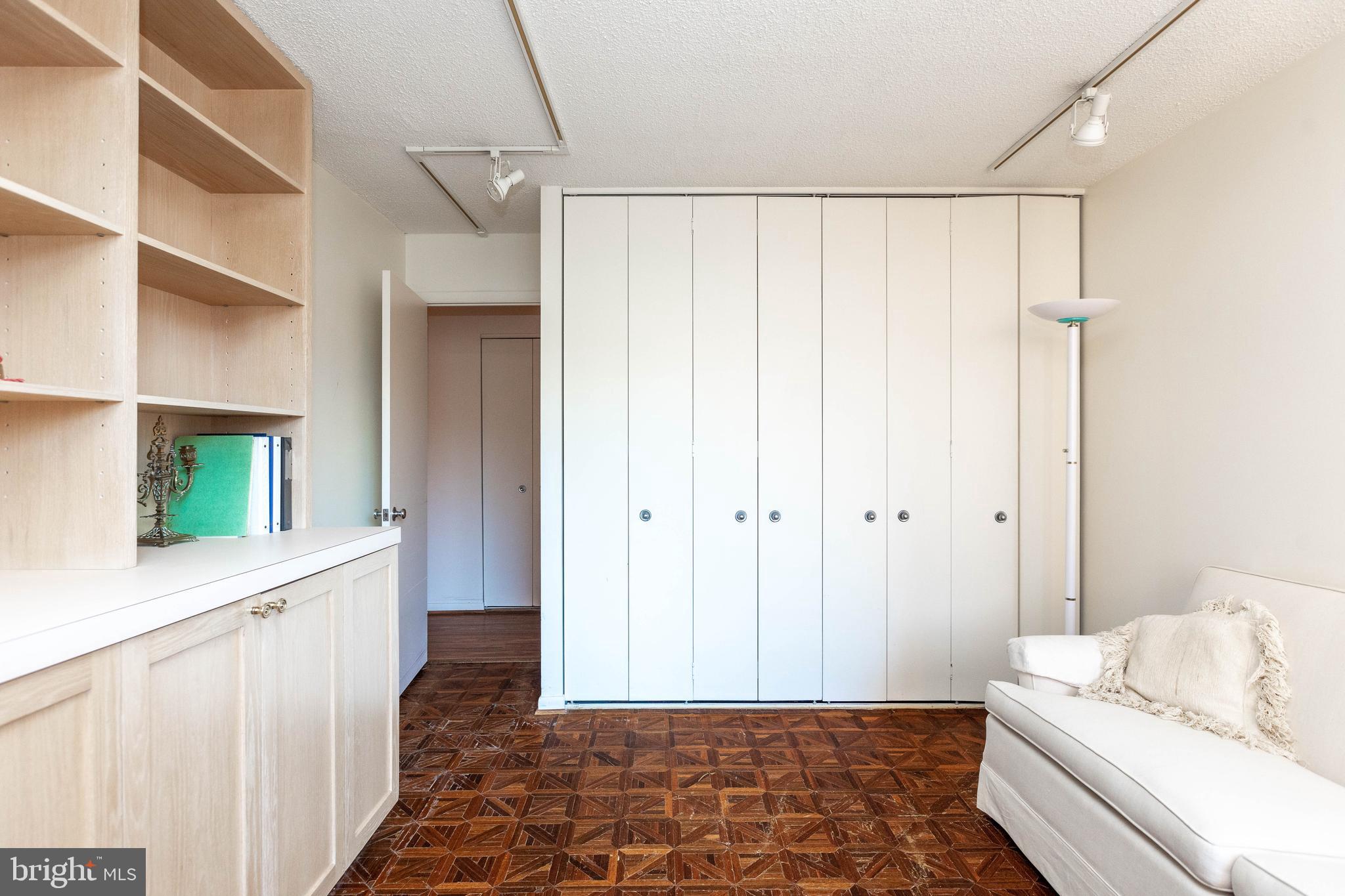 CROSS KEYS - Residential