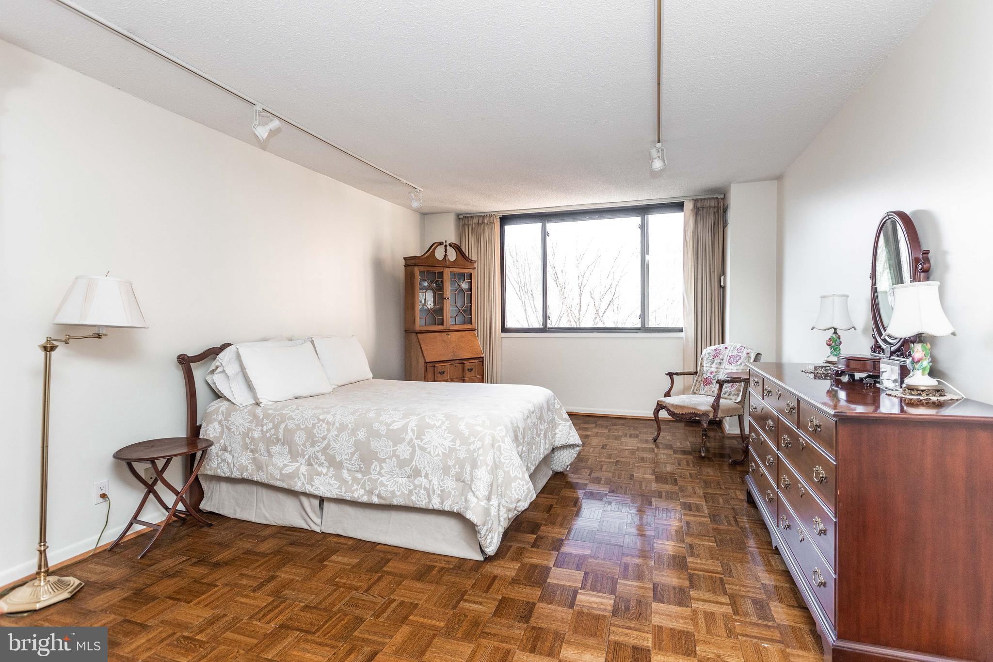 CROSS KEYS - Residential