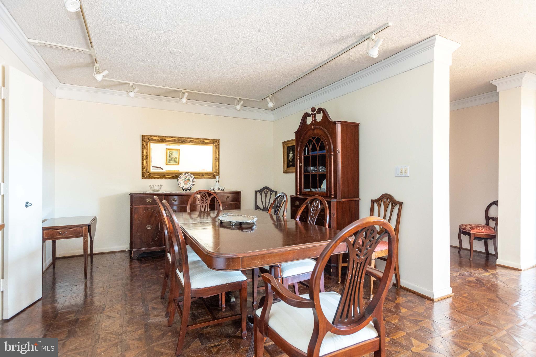 CROSS KEYS - Residential