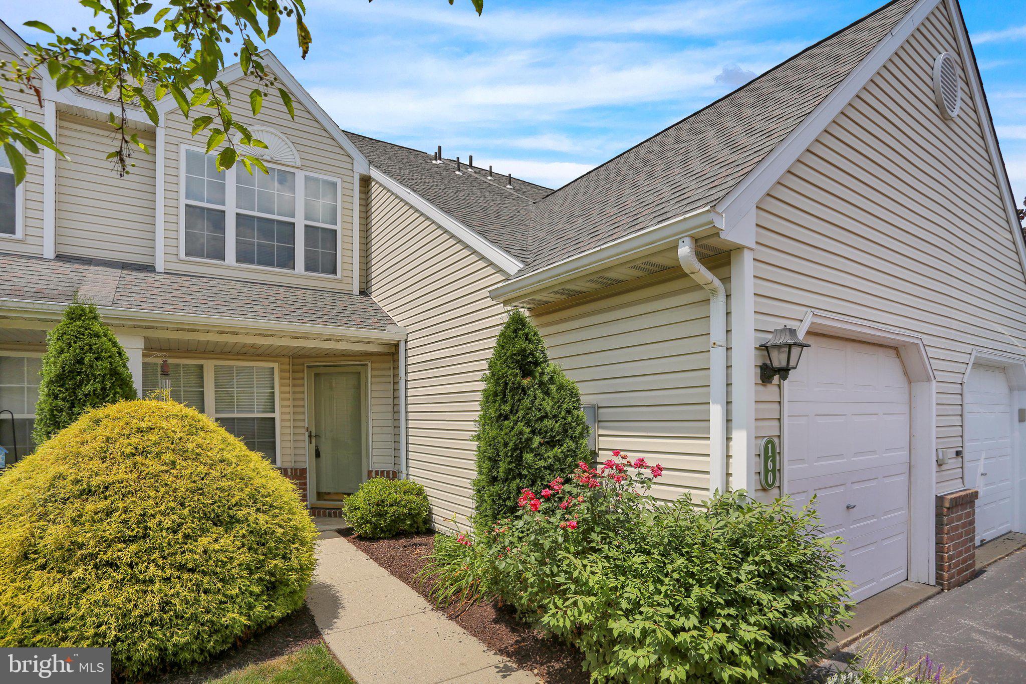 SPRING RIDGE - Residential