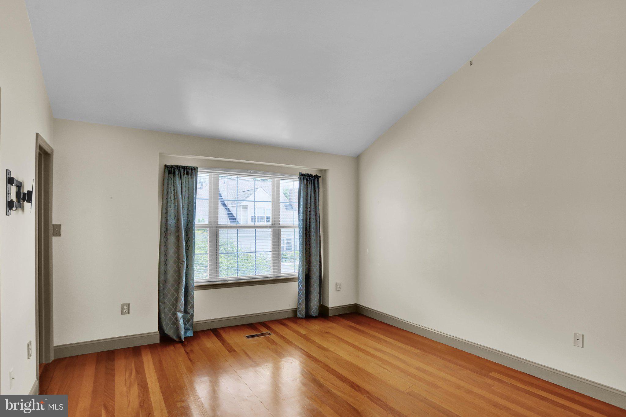 SPRING RIDGE - Residential