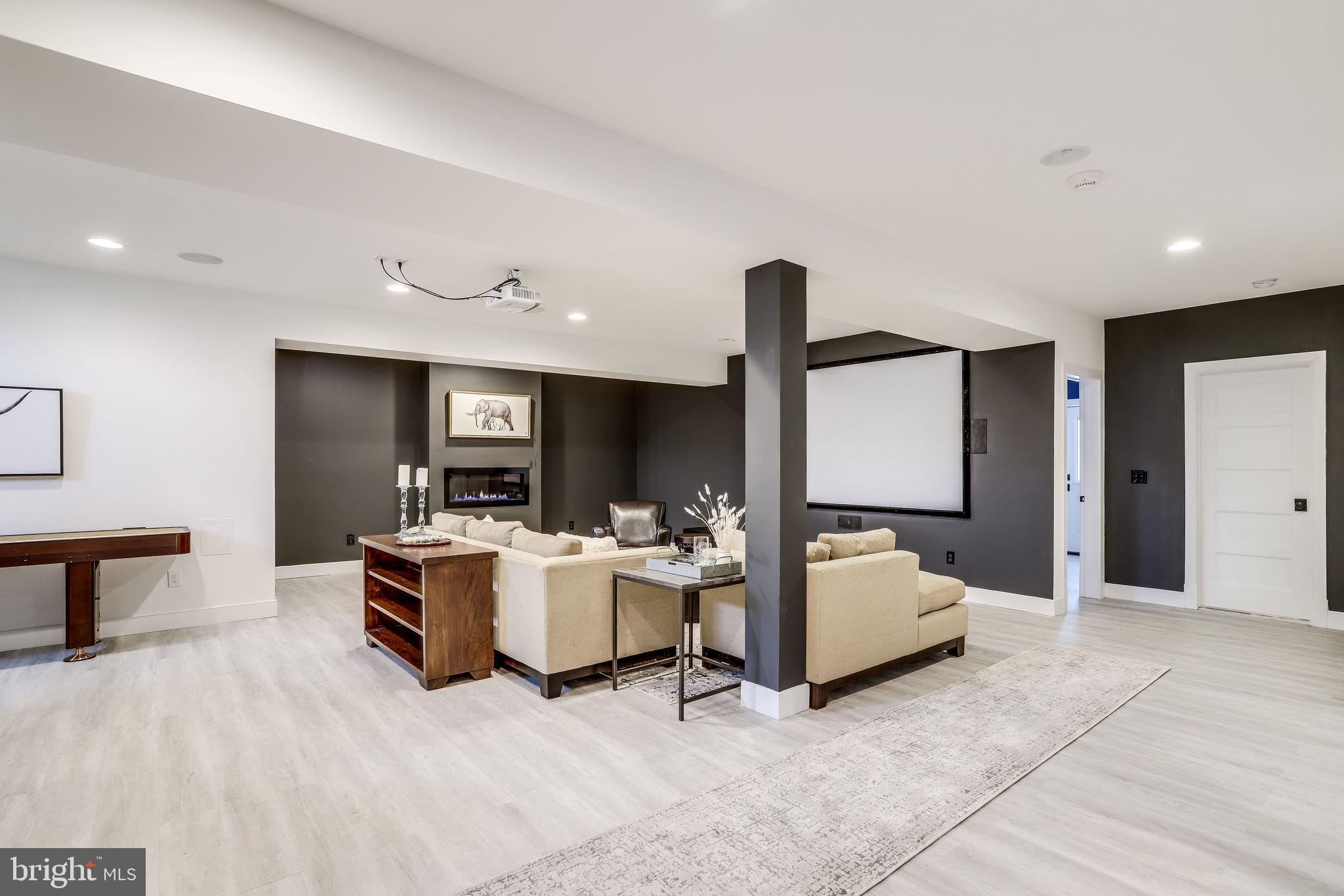 PLYMOUTH HAVEN - Residential