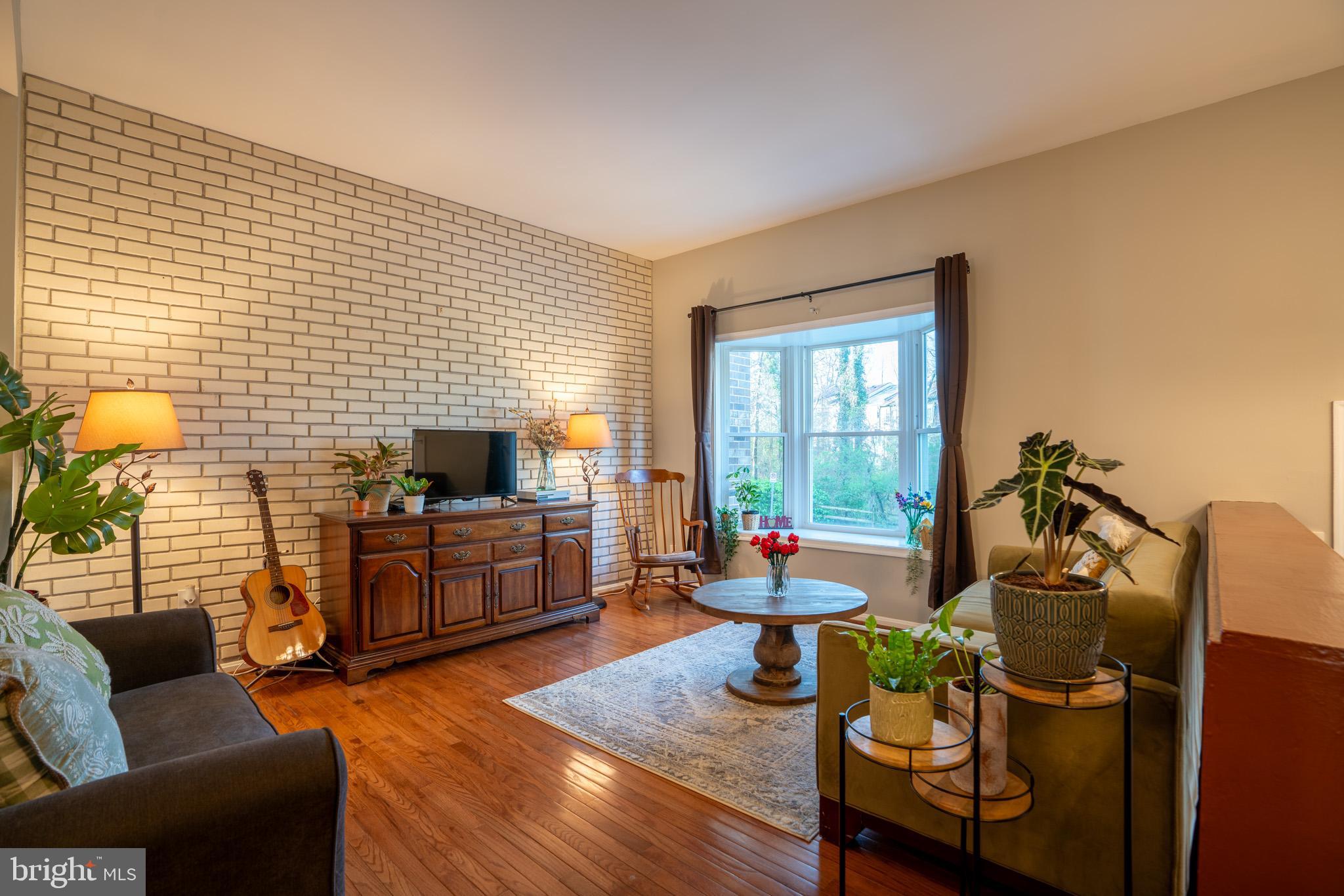 SHADY GROVE VILLAGE - Residential