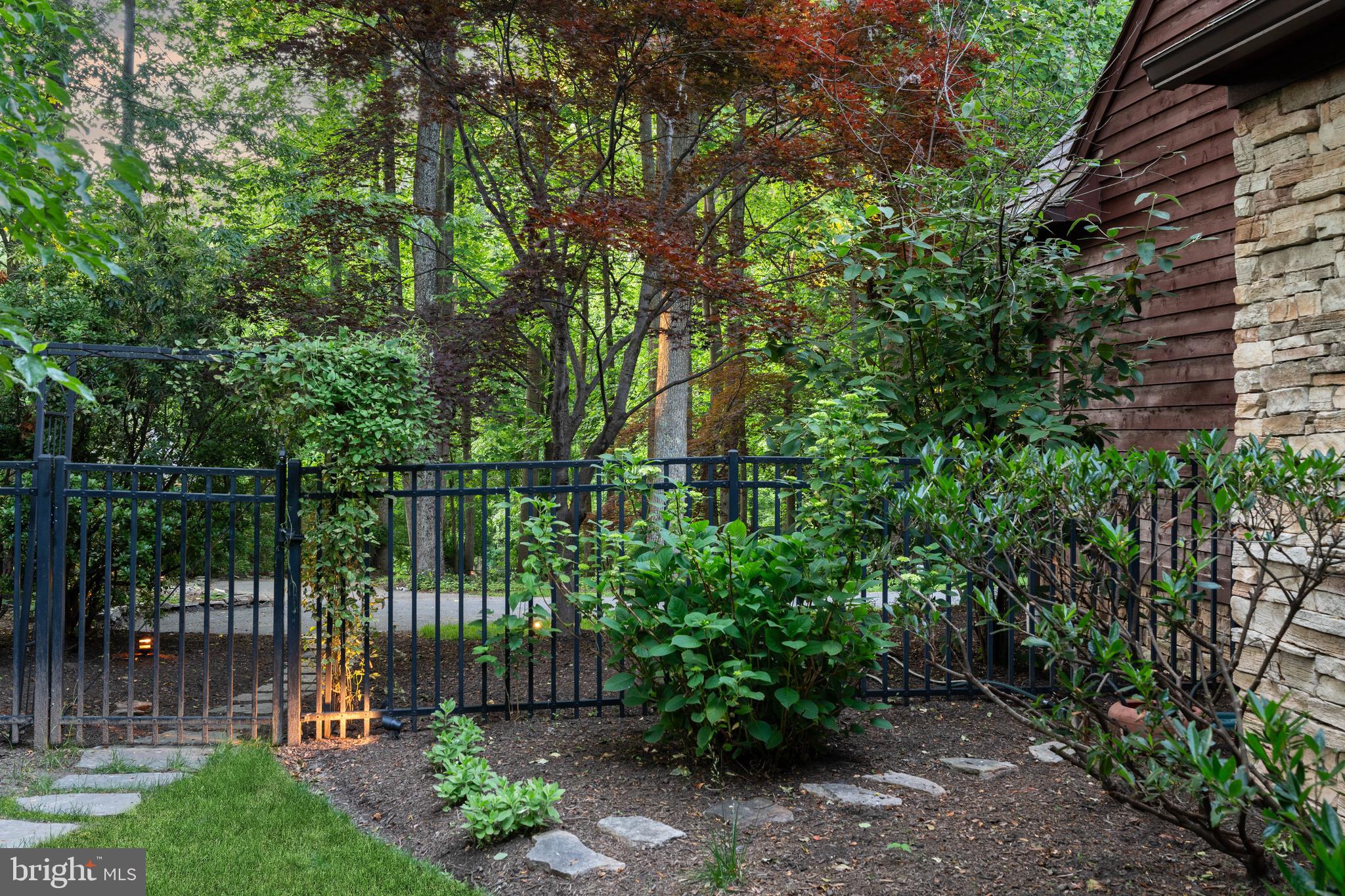 MEADOWOOD - Residential