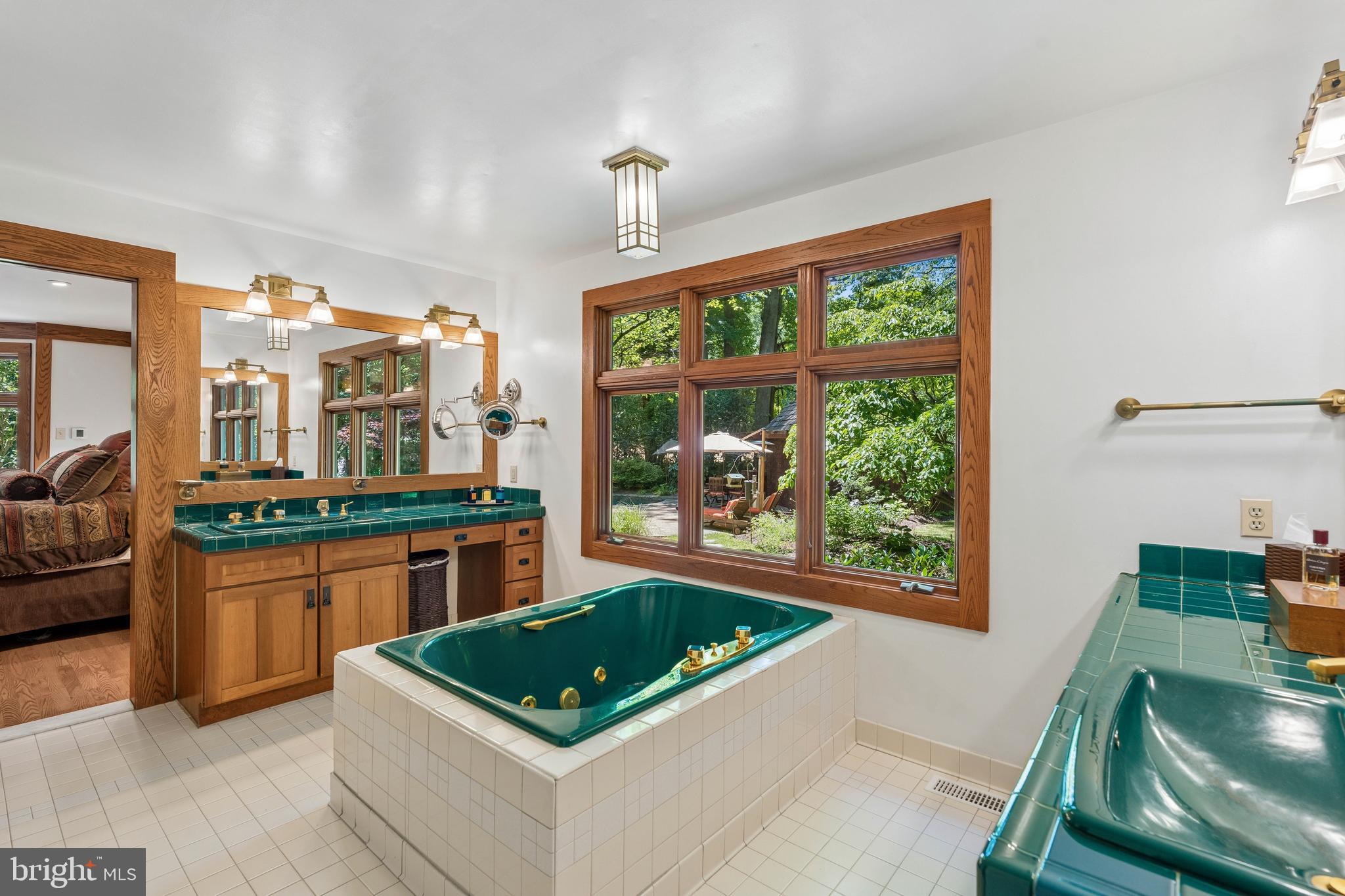 MEADOWOOD - Residential