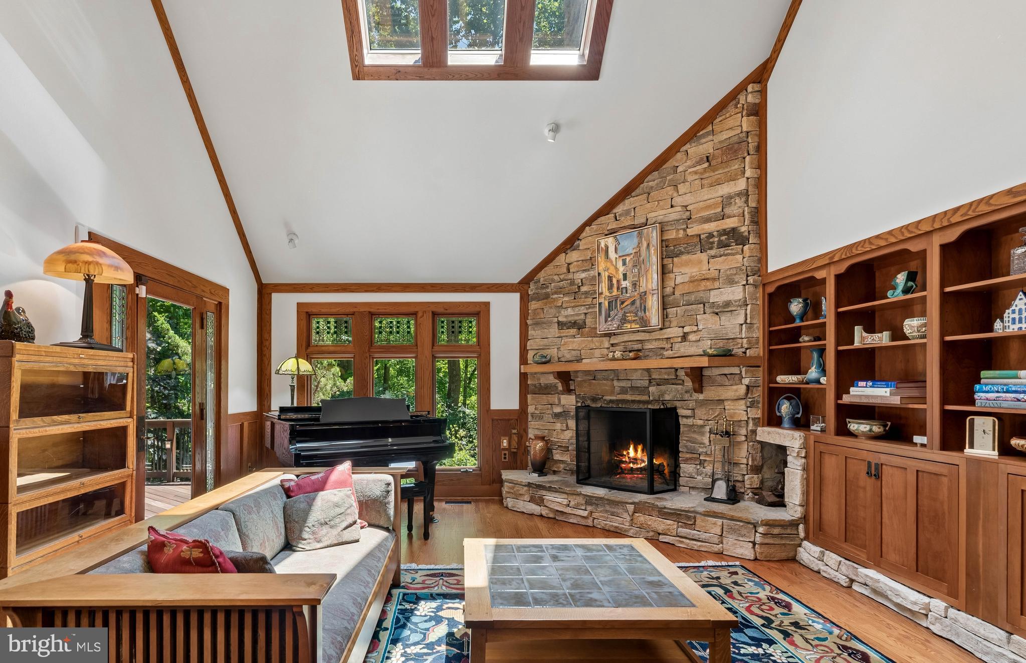MEADOWOOD - Residential