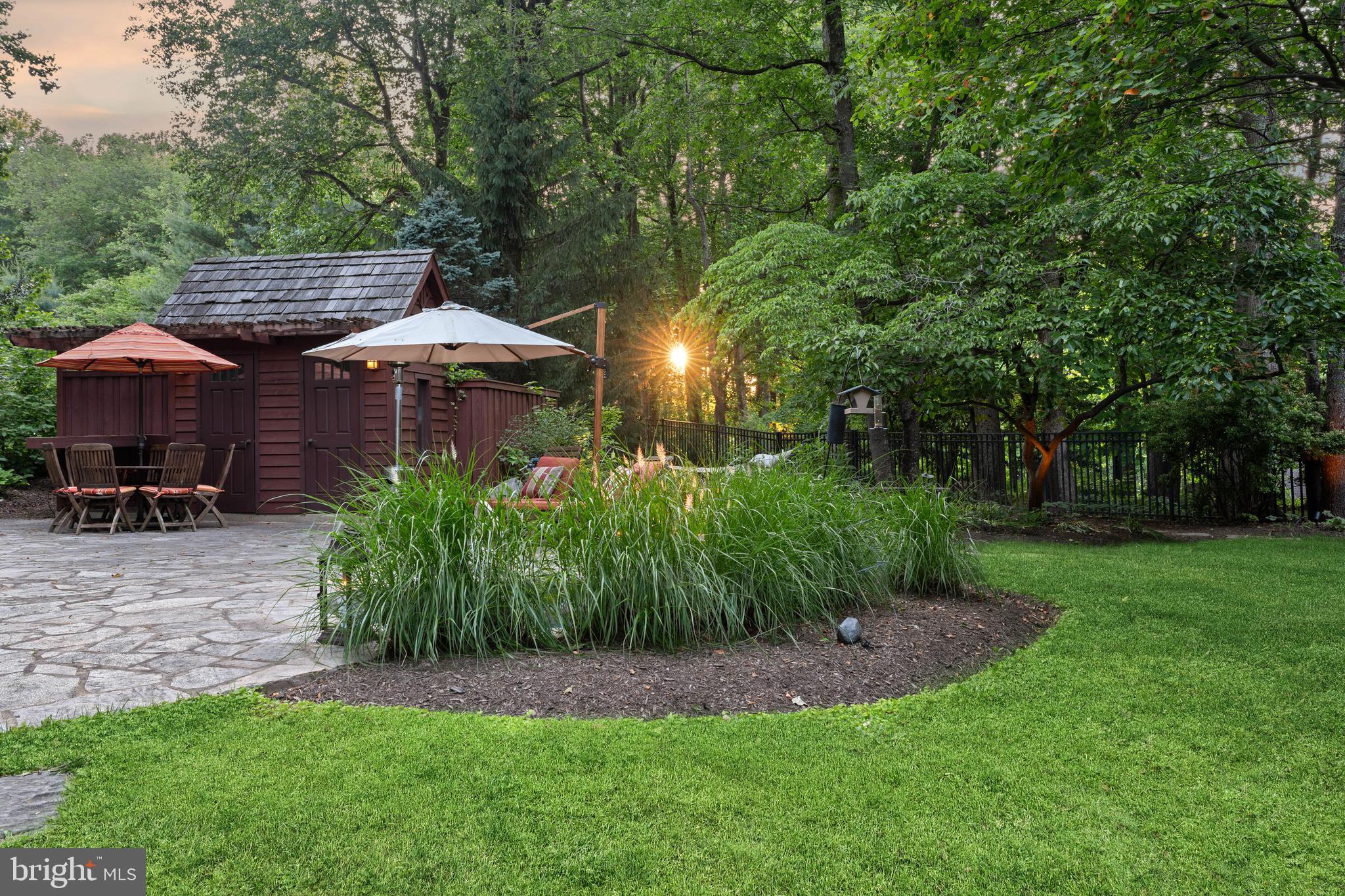 MEADOWOOD - Residential