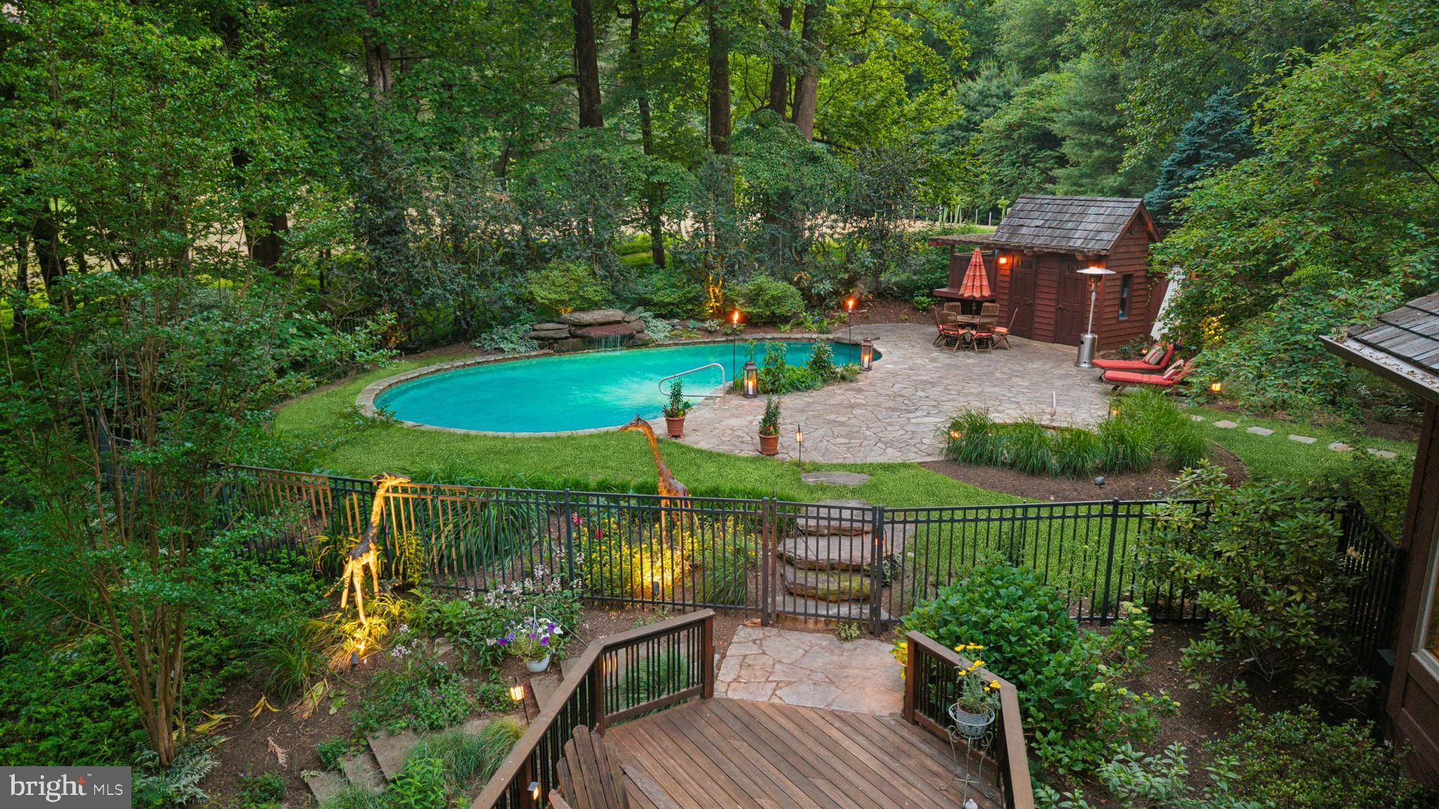 MEADOWOOD - Residential
