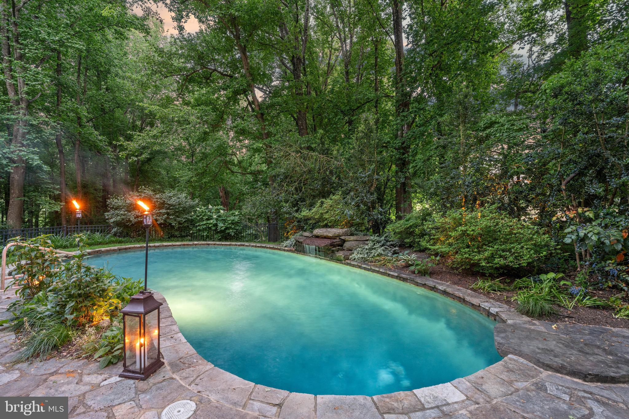 MEADOWOOD - Residential