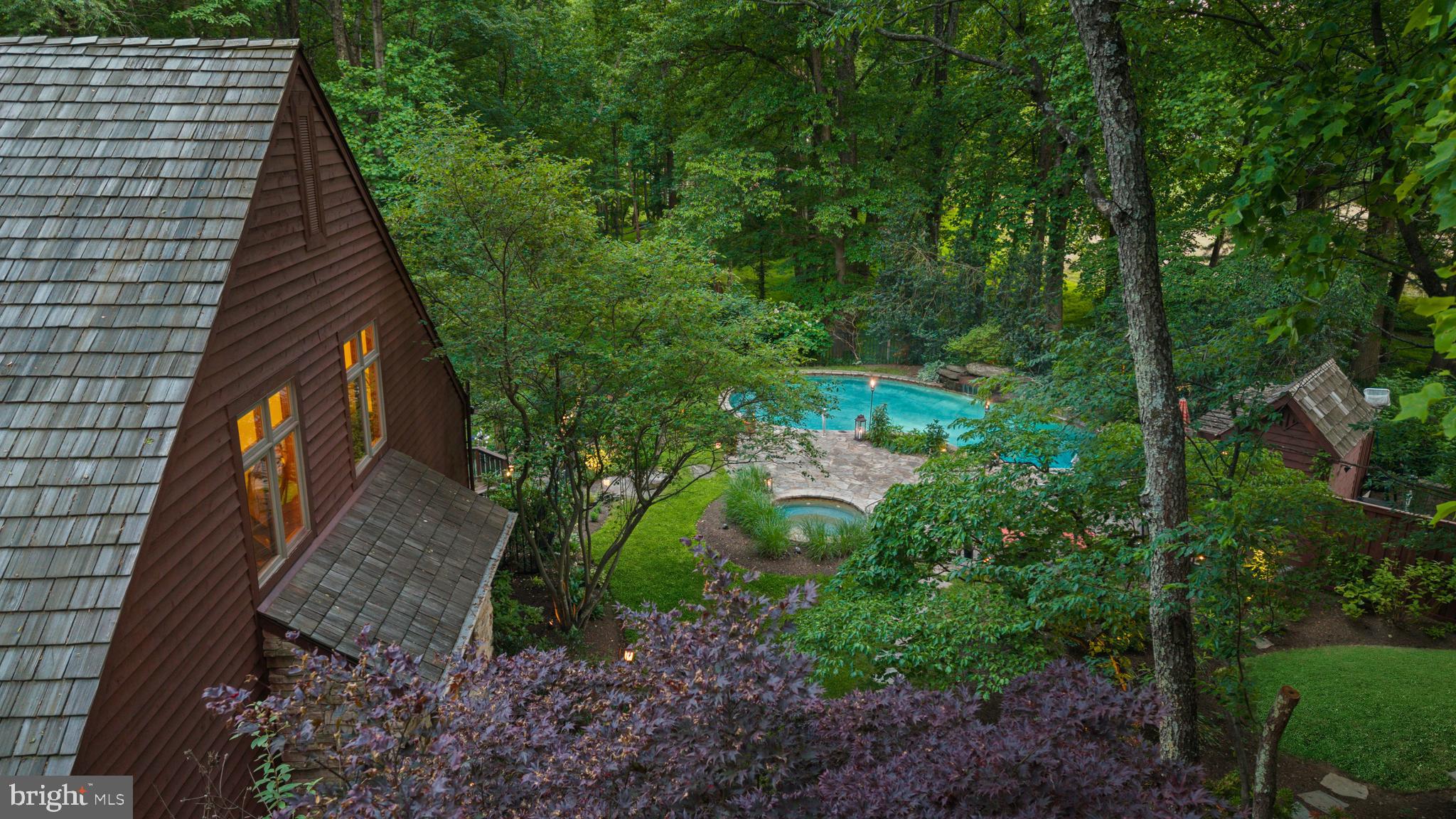 MEADOWOOD - Residential