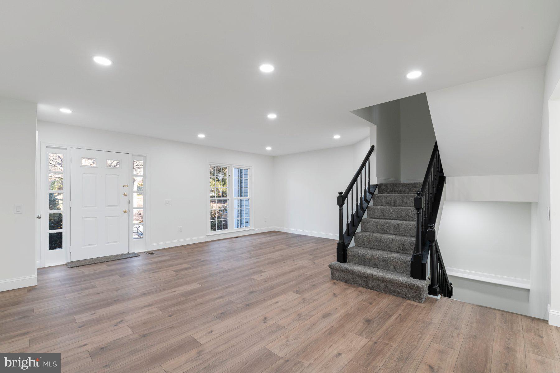 DUMONT OAKS - Residential Lease