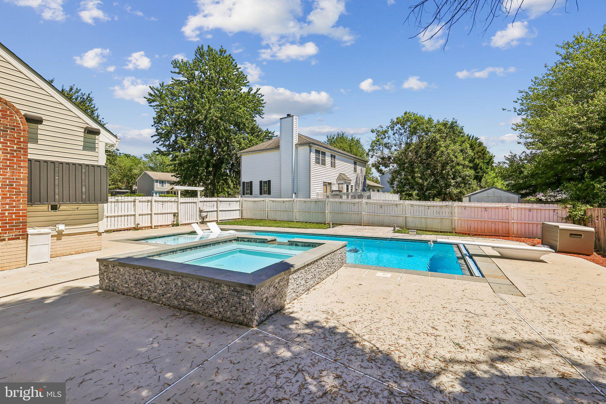 JACKSON MANOR - Residential
