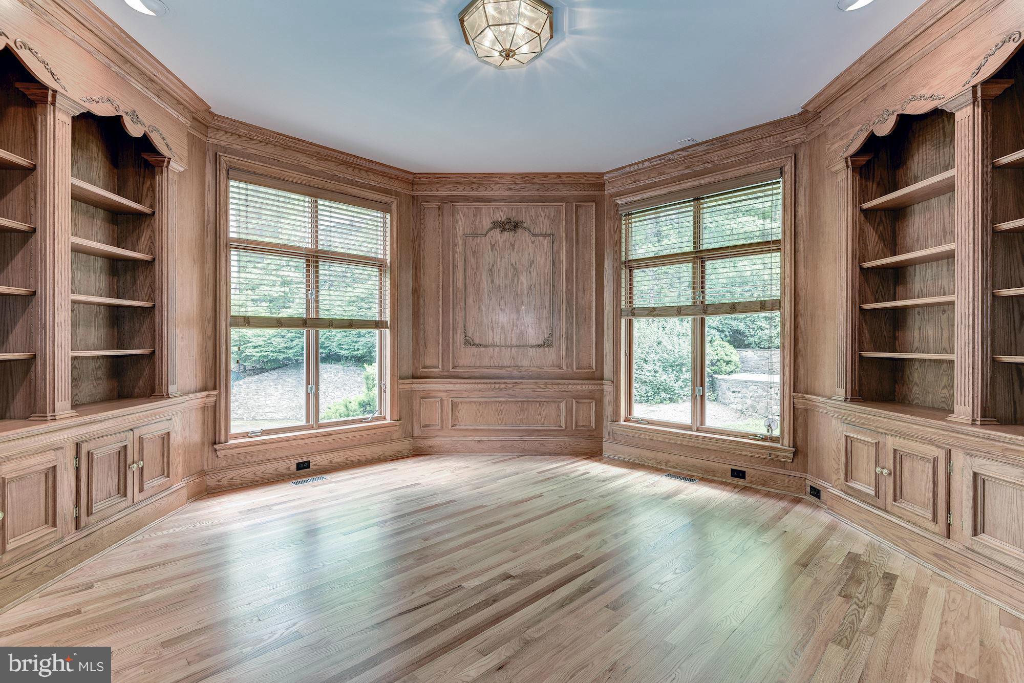 RIVER OAKS FARM - Residential
