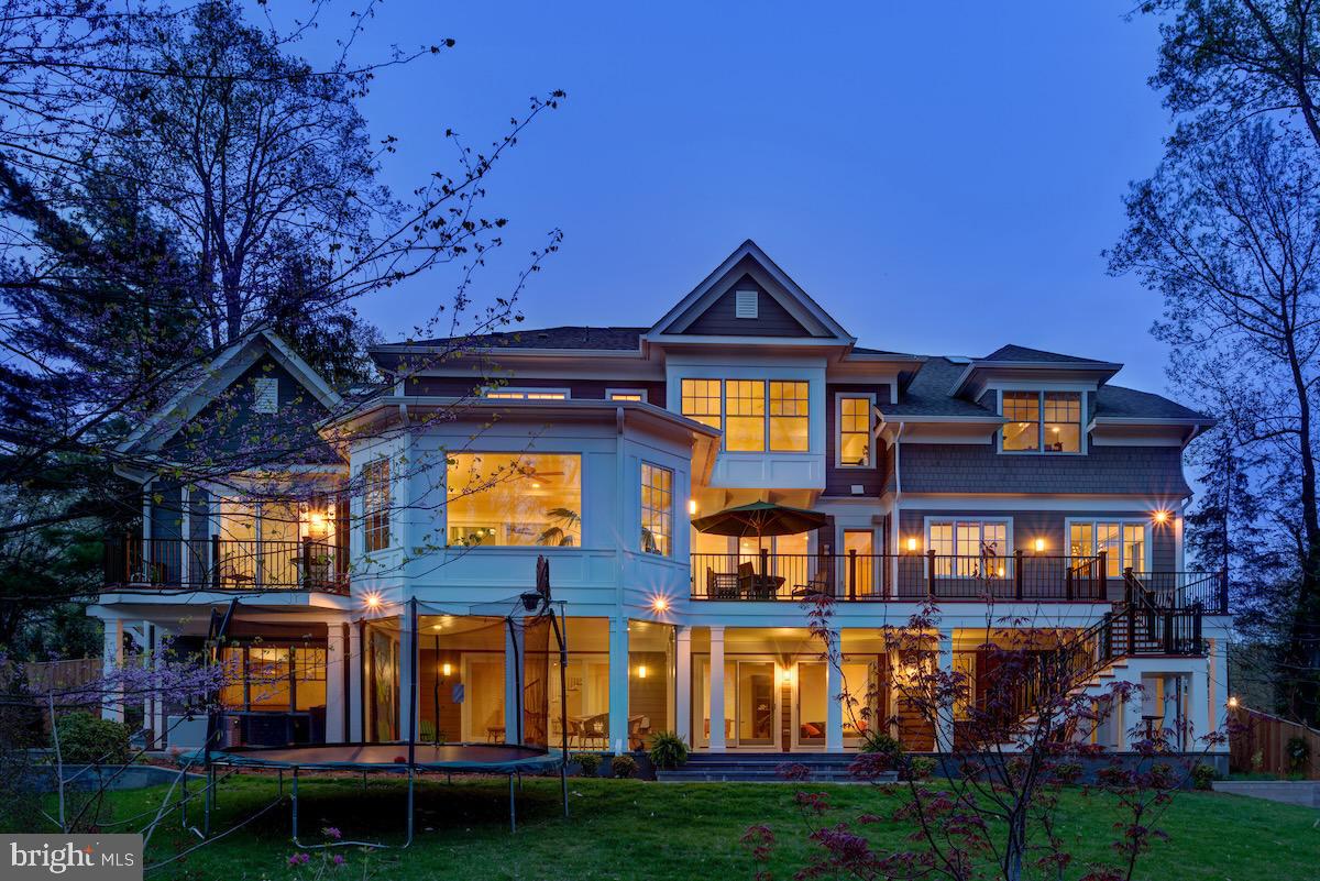 BURNING TREE VIEW - Residential