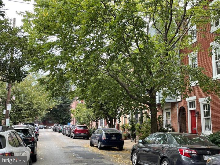 QUEEN VILLAGE - Residential