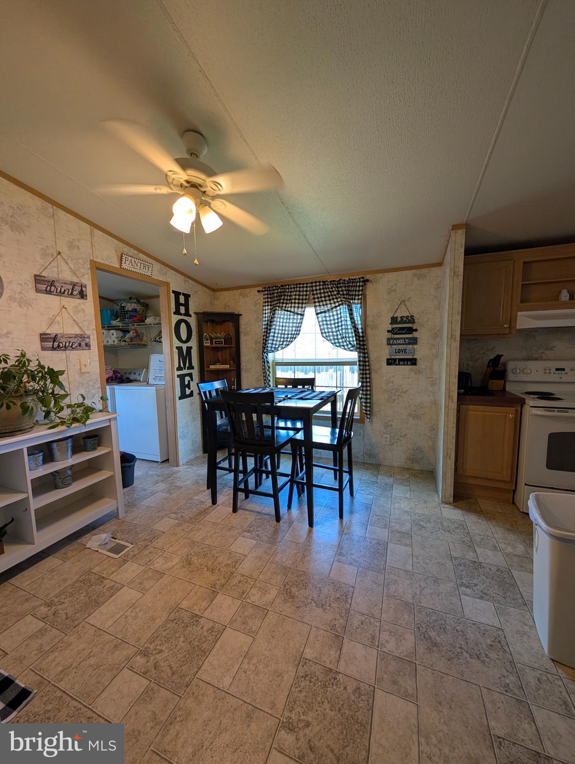LAKESIDE PARK - Residential