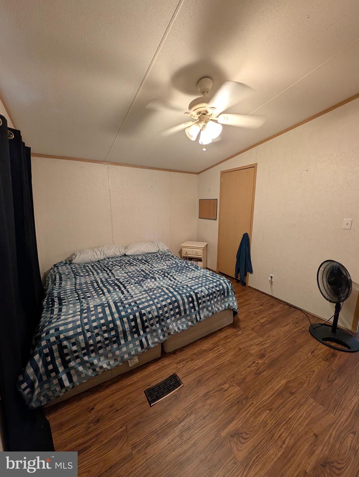 LAKESIDE PARK - Residential