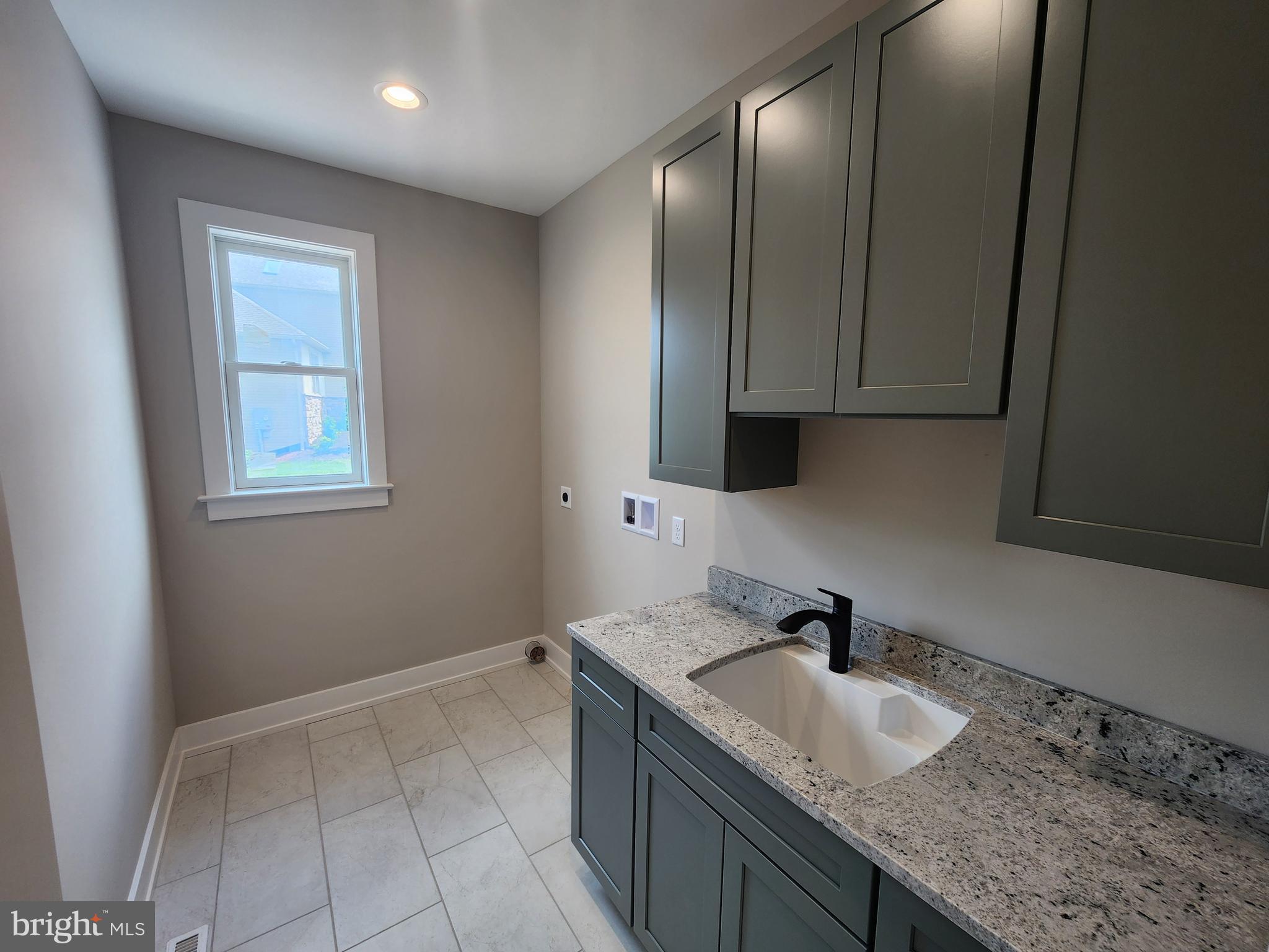 OAK HILL - Residential