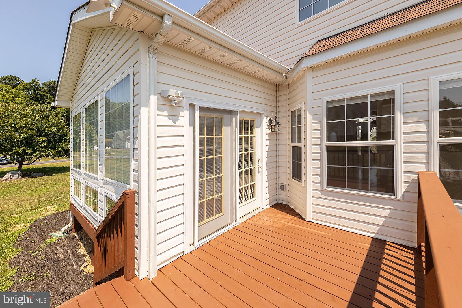 APPLE KNOLLS - Residential Lease