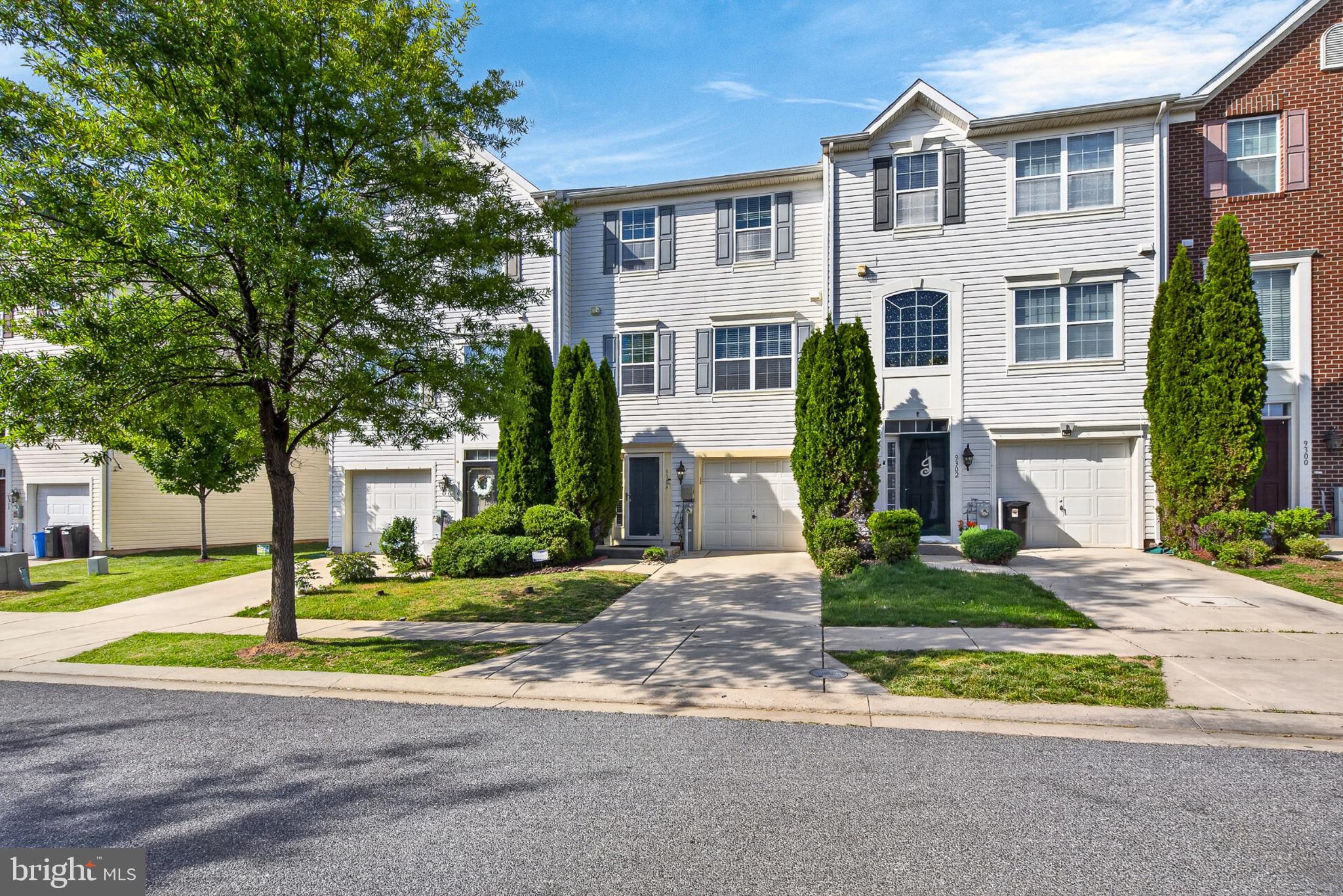 CARRIAGE HILLS TOWNHOUSE - Residential