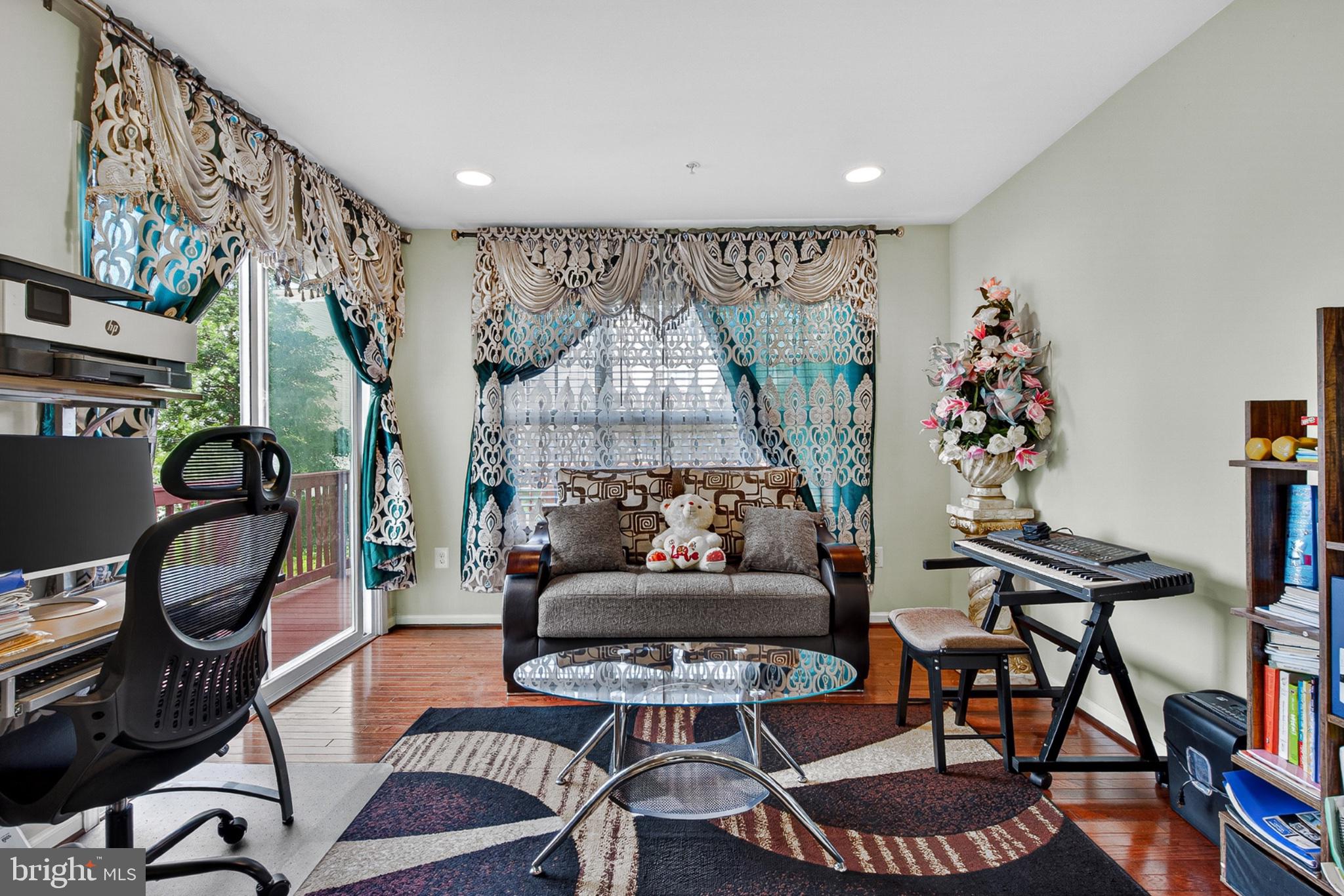 CARRIAGE HILLS TOWNHOUSE - Residential