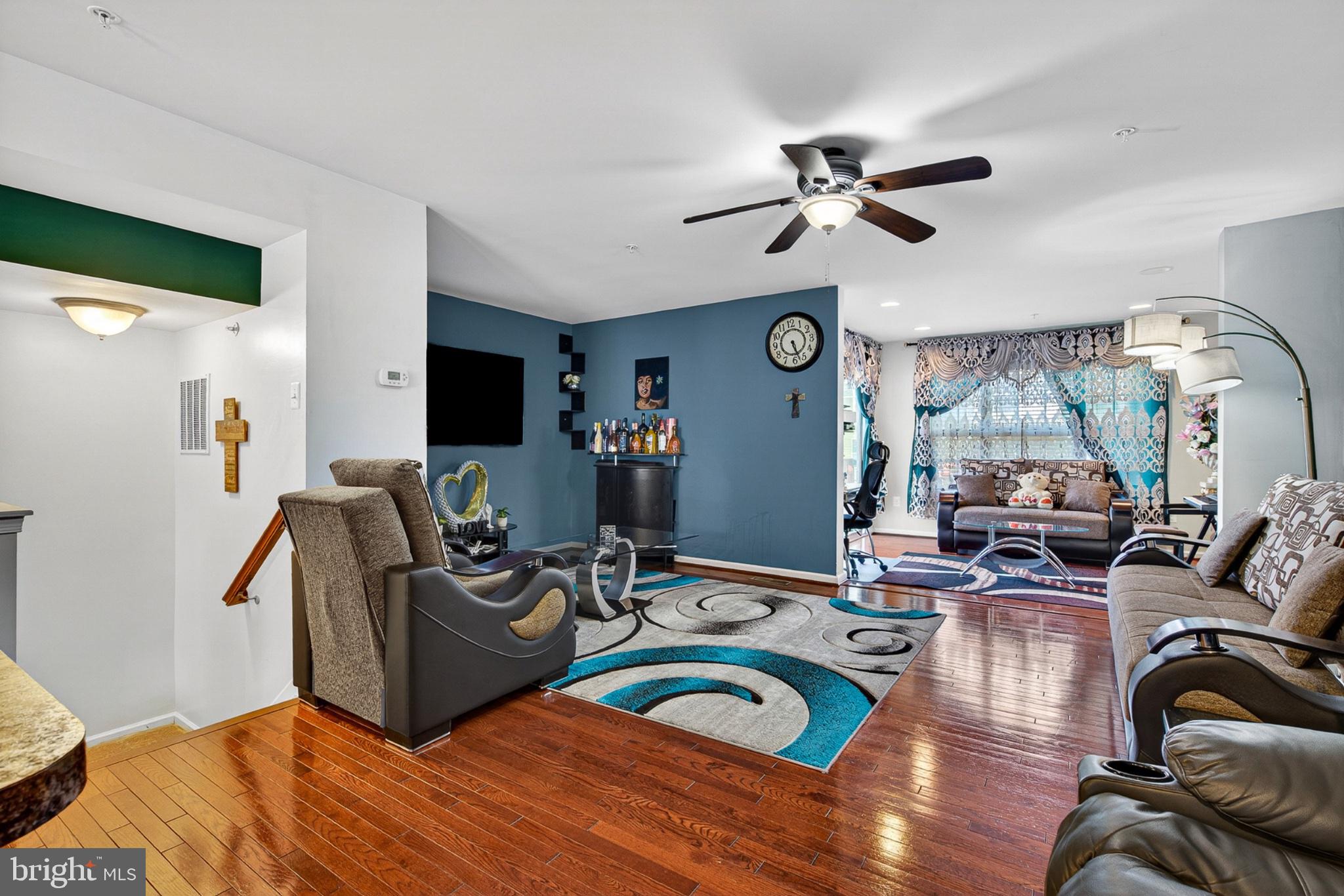 CARRIAGE HILLS TOWNHOUSE - Residential