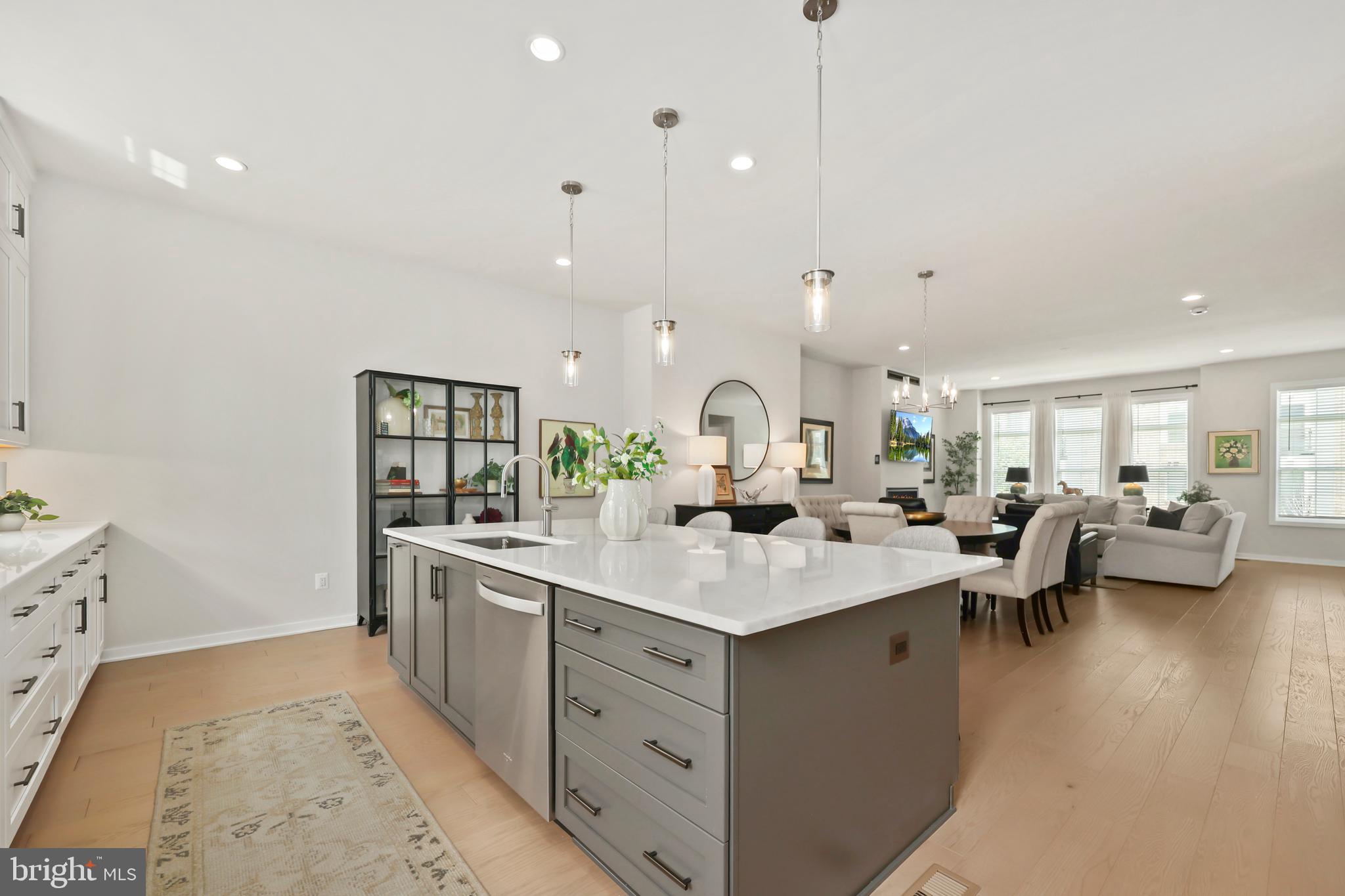 REGENCY AT BELMONT - Residential