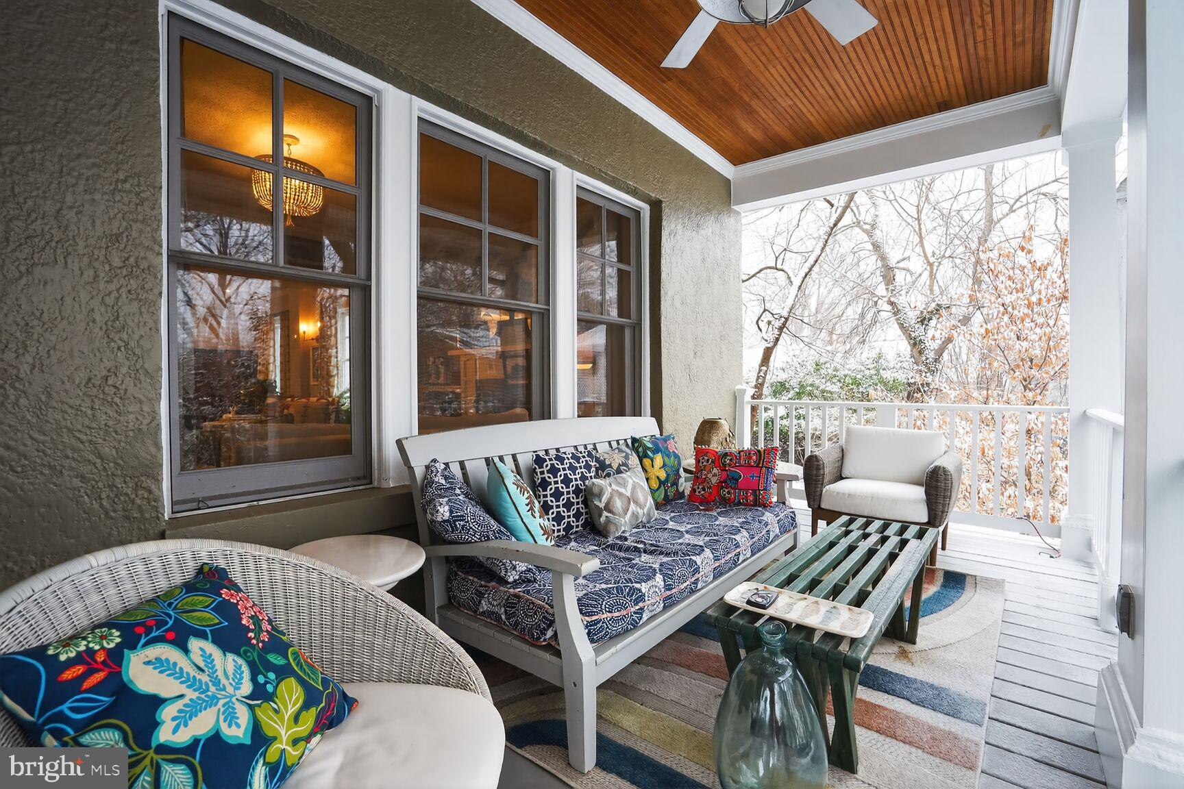 COUNTRY CLUB - Residential