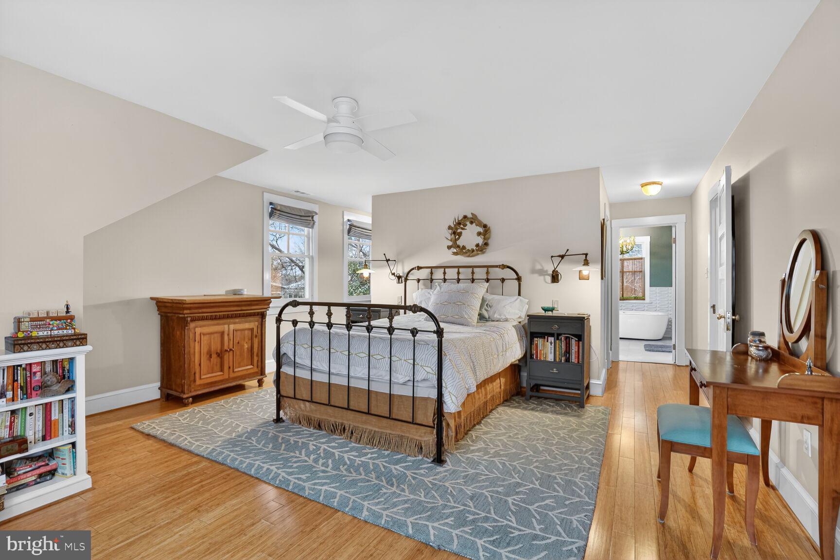 COUNTRY CLUB - Residential