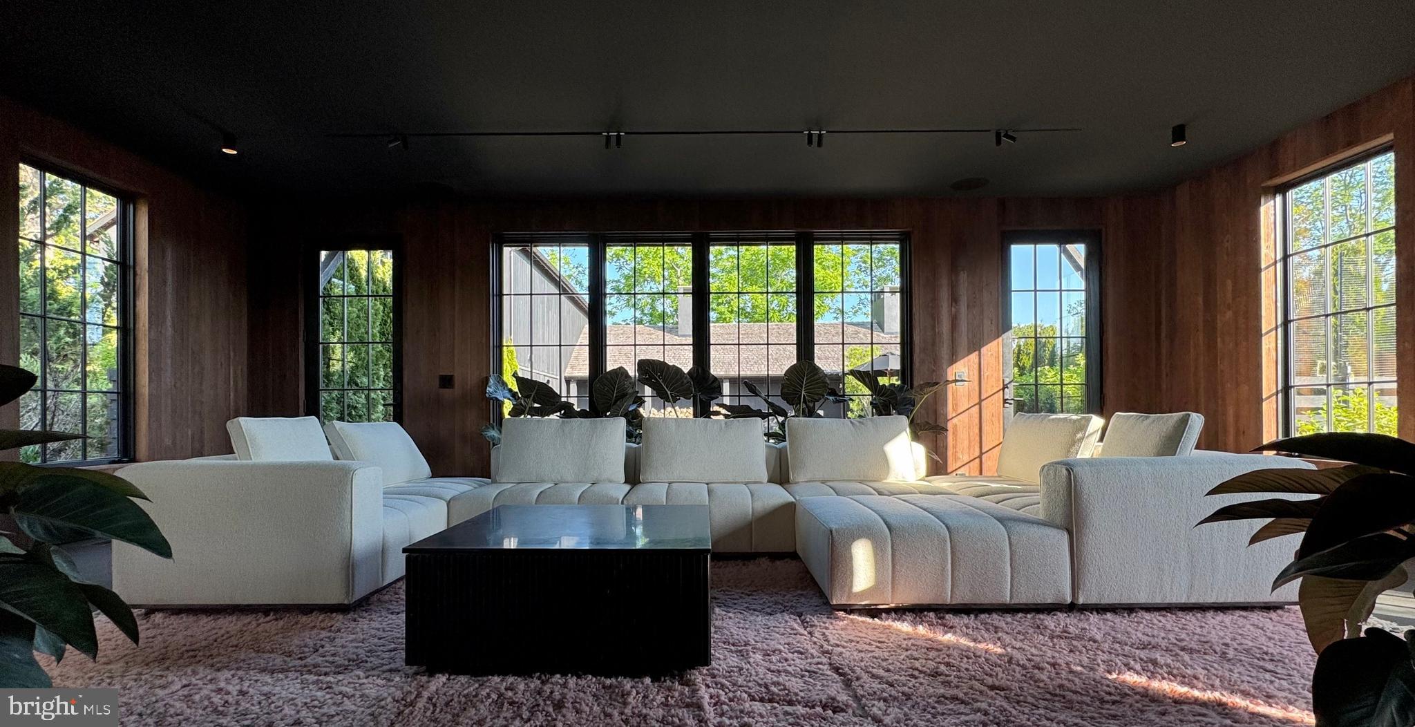 NON AVAILABLE - Residential