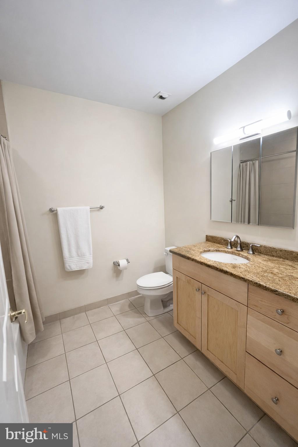 LOGAN SQUARE - Residential