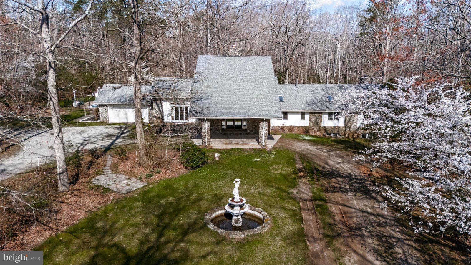 ROCKSHIRE BLUFF - Commercial Sale