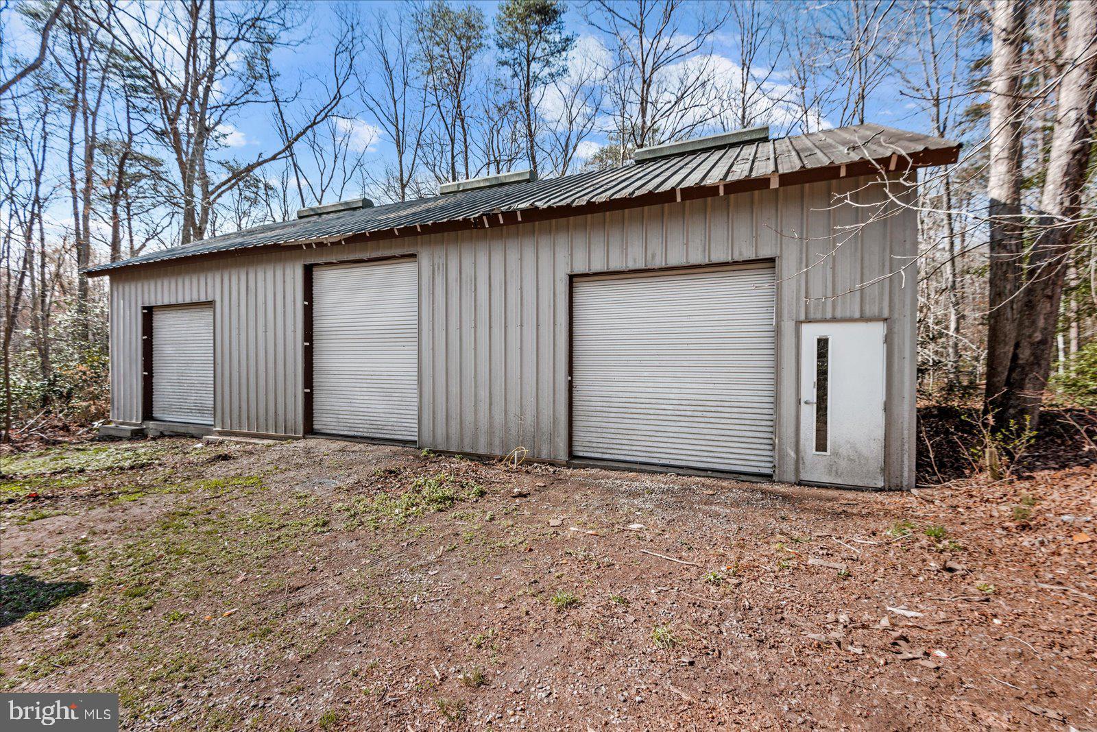 ROCKSHIRE BLUFF - Commercial Sale