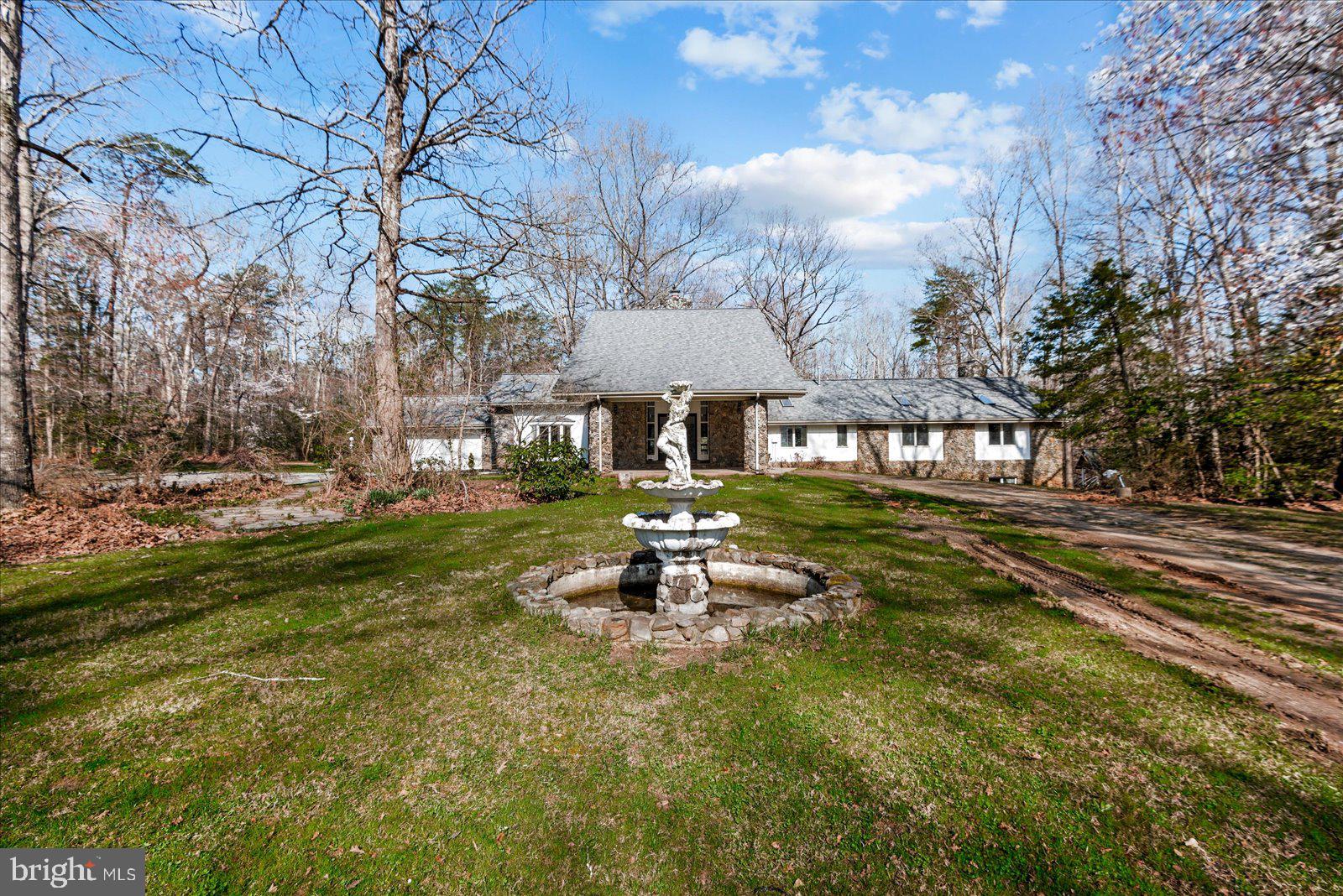 ROCKSHIRE BLUFF - Commercial Sale