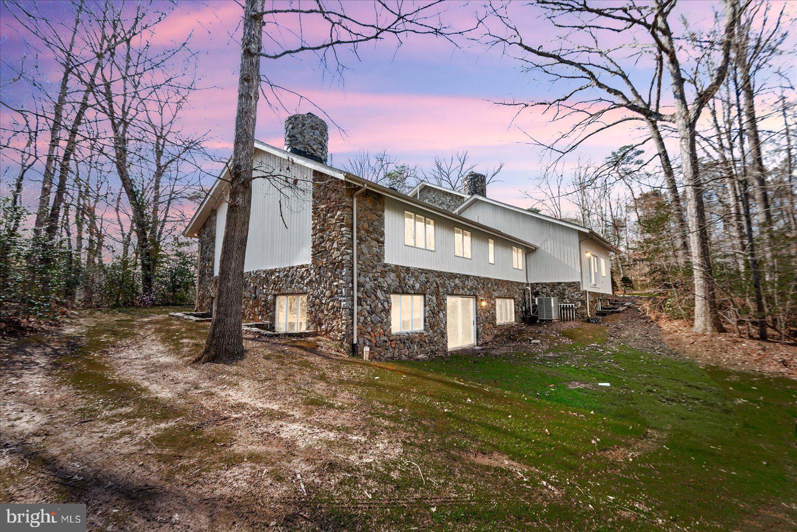 ROCKSHIRE BLUFF - Commercial Sale