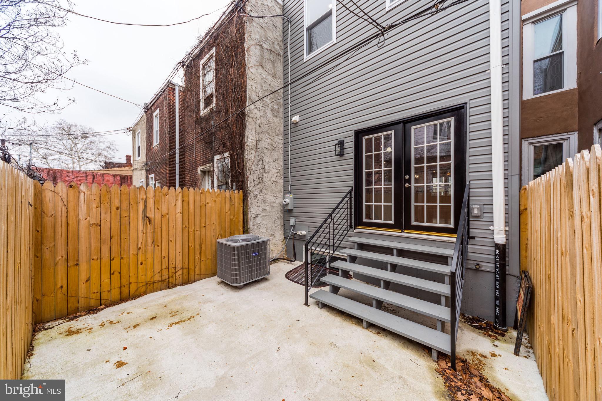 WALNUT HILL - Residential