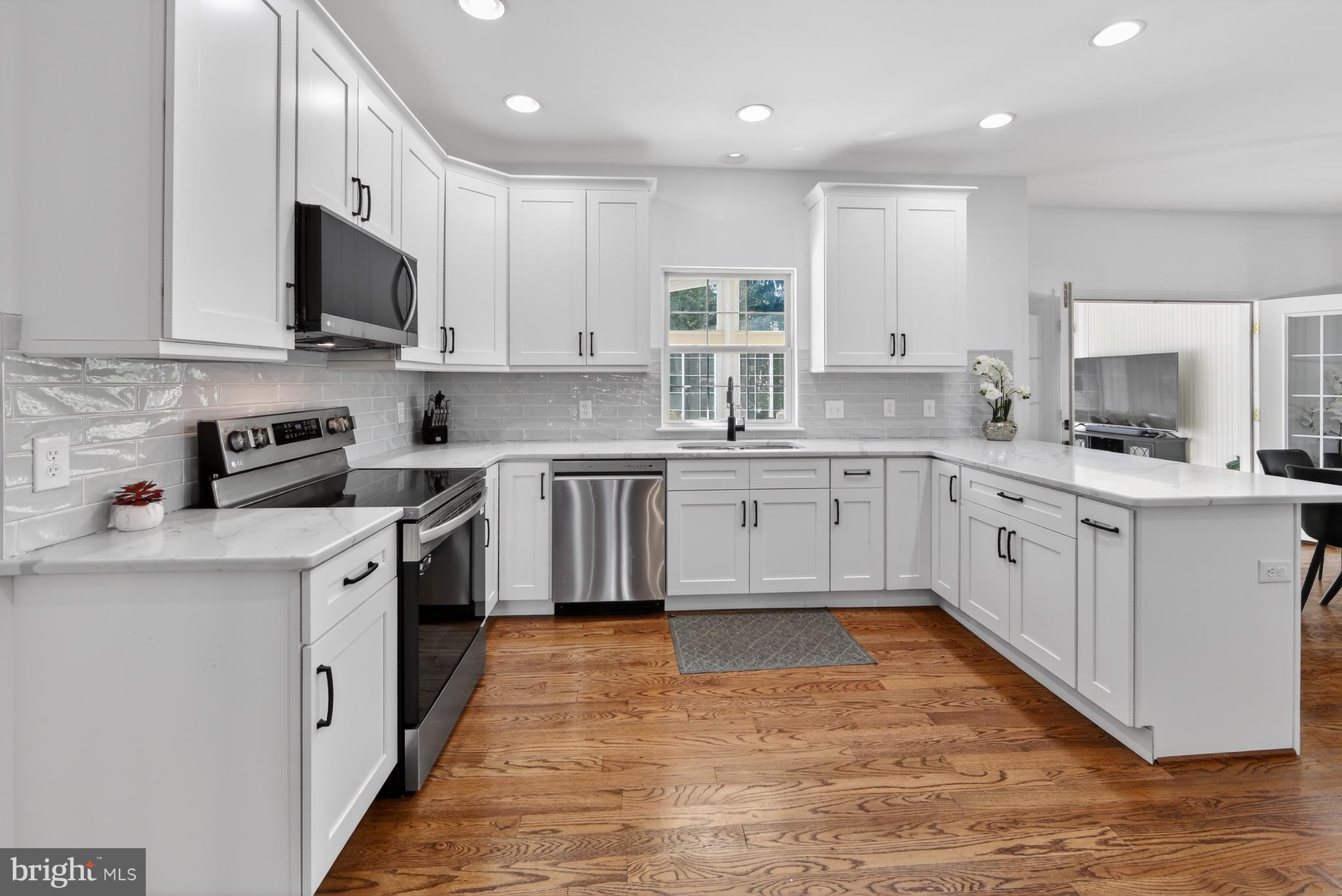 BROOKSTONE - Residential