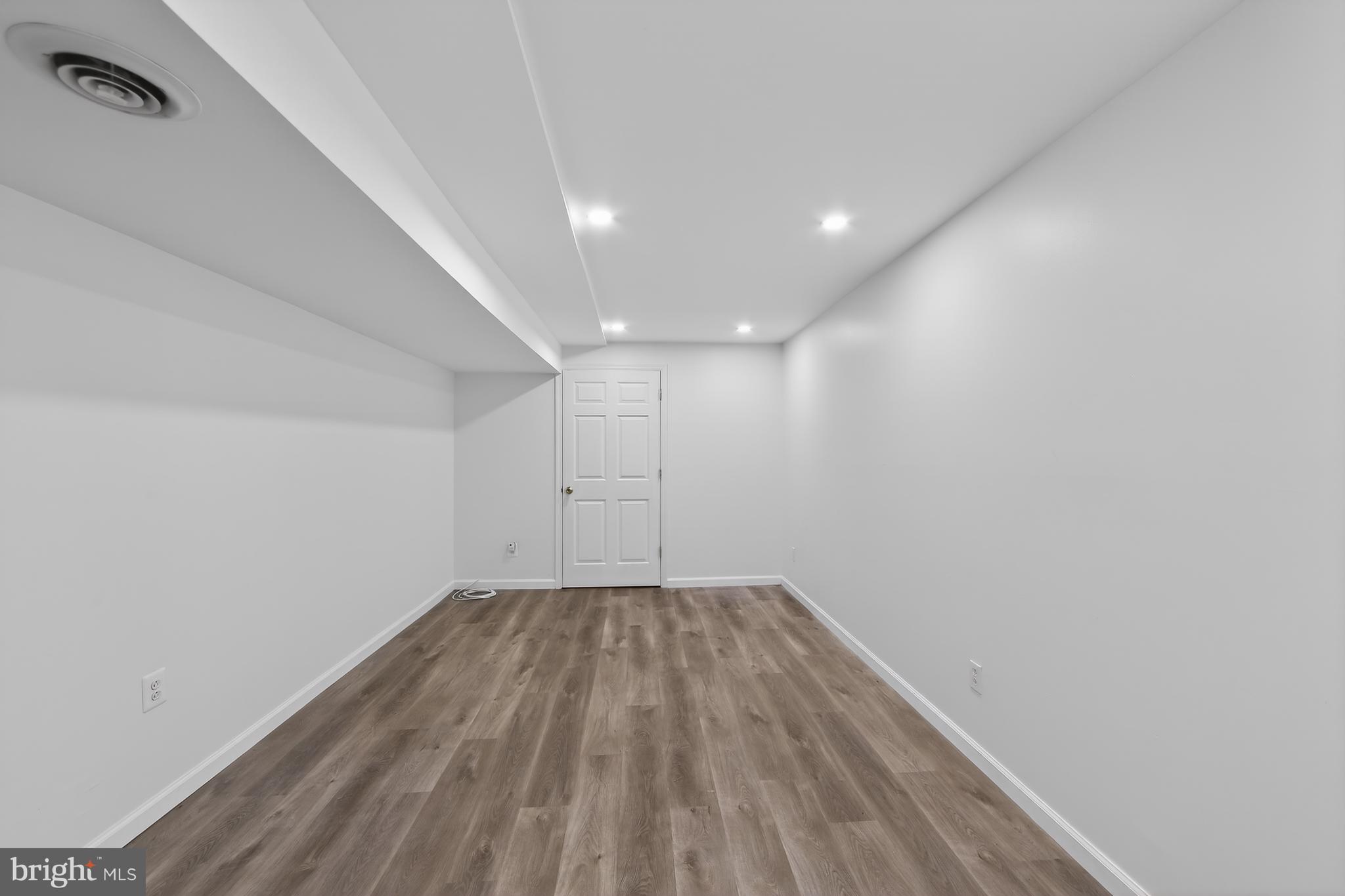 BROOKSTONE - Residential