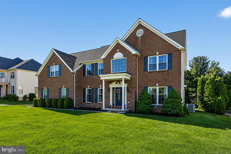 BROOKSTONE - Residential