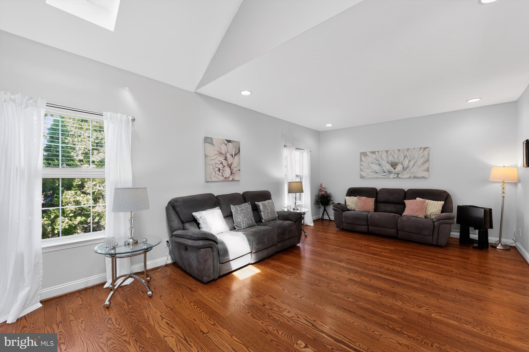 BROOKSTONE - Residential