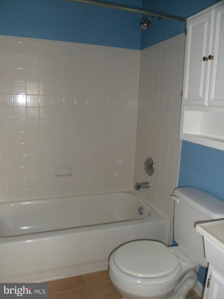 HICKORY HILLS - Residential Lease