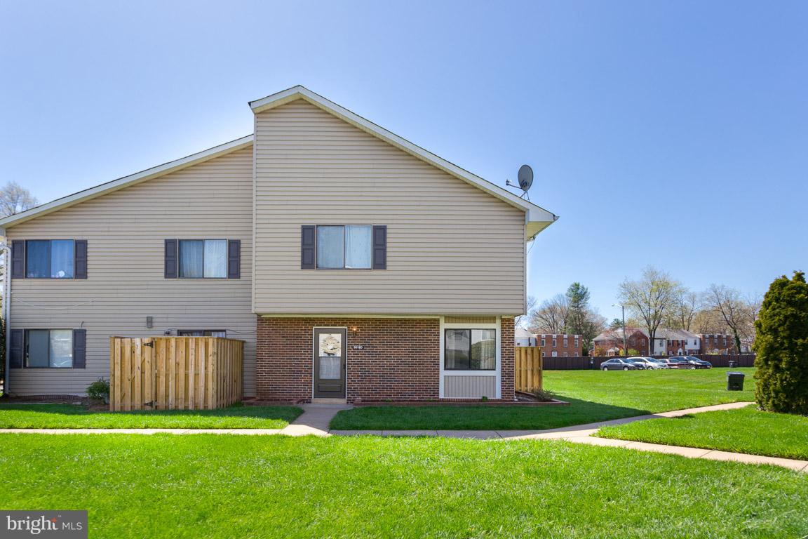 This beautiful condo has two floors and no neighbors above or below! 3bd/2.5ba, brand new paint throughout, carpet in the bedrooms, and new appliances. Gorgeous hardwoods throughout the main floor, stairs and upstairs hallway. Updated kitchen and bathrooms, private outdoor patio, great open floor plan & tons of storage! Plenty of parking, brand new composite fence around complex, don't miss this!