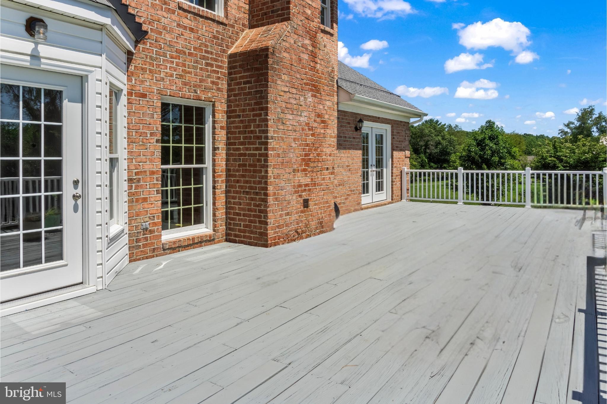 SPRING MEADOWS - Residential