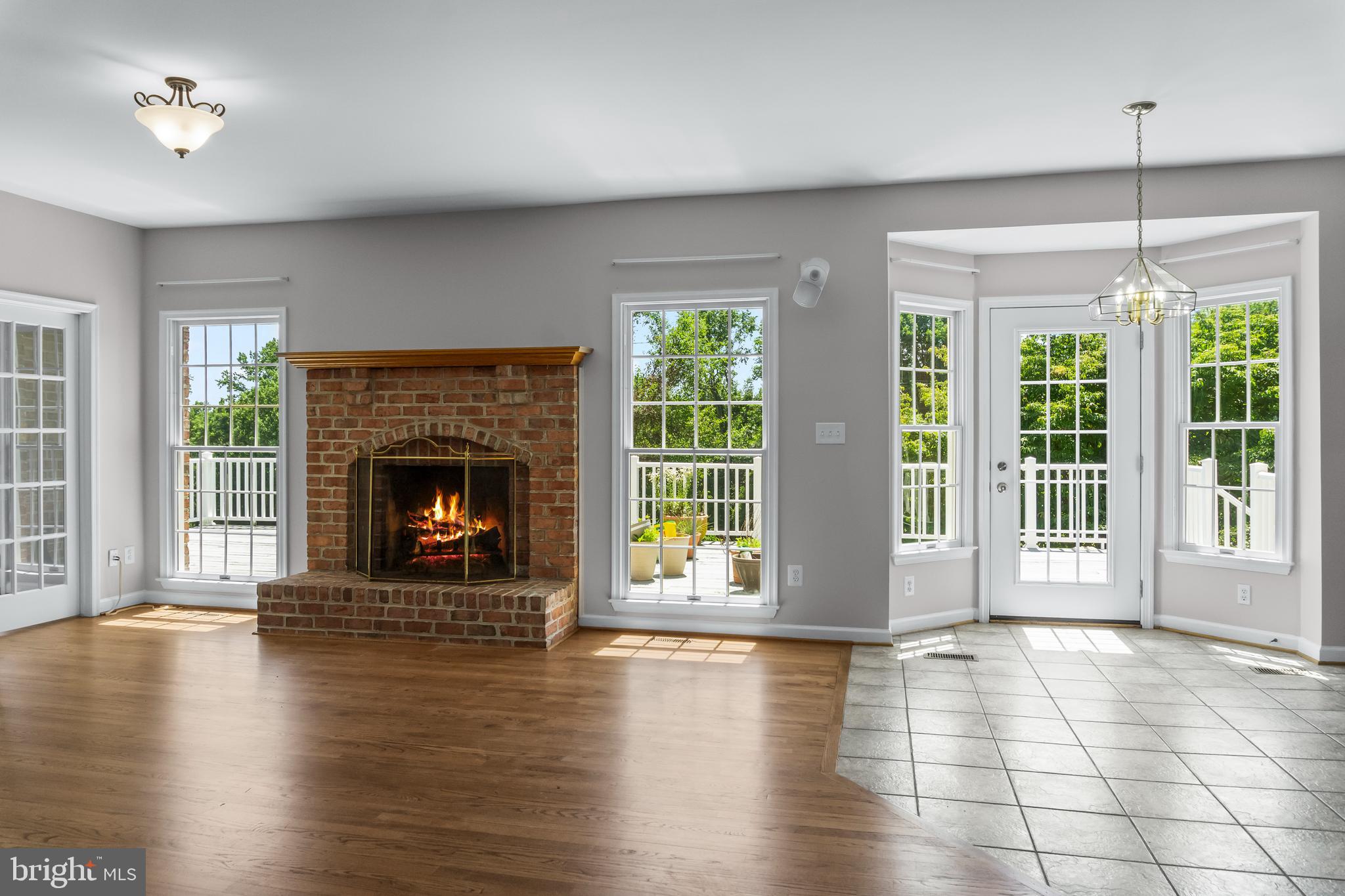 SPRING MEADOWS - Residential